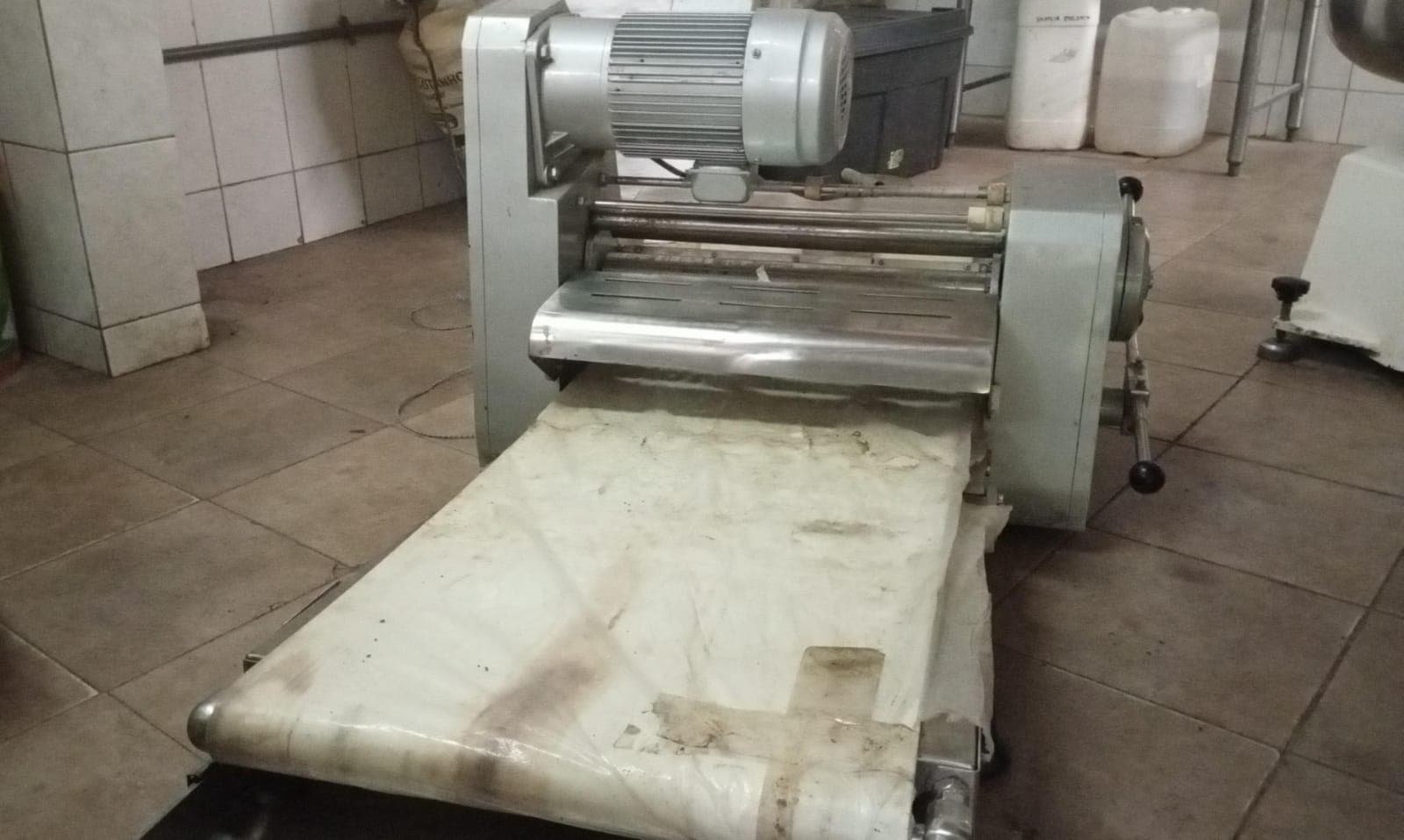 Laminador de pastelaria — image 2