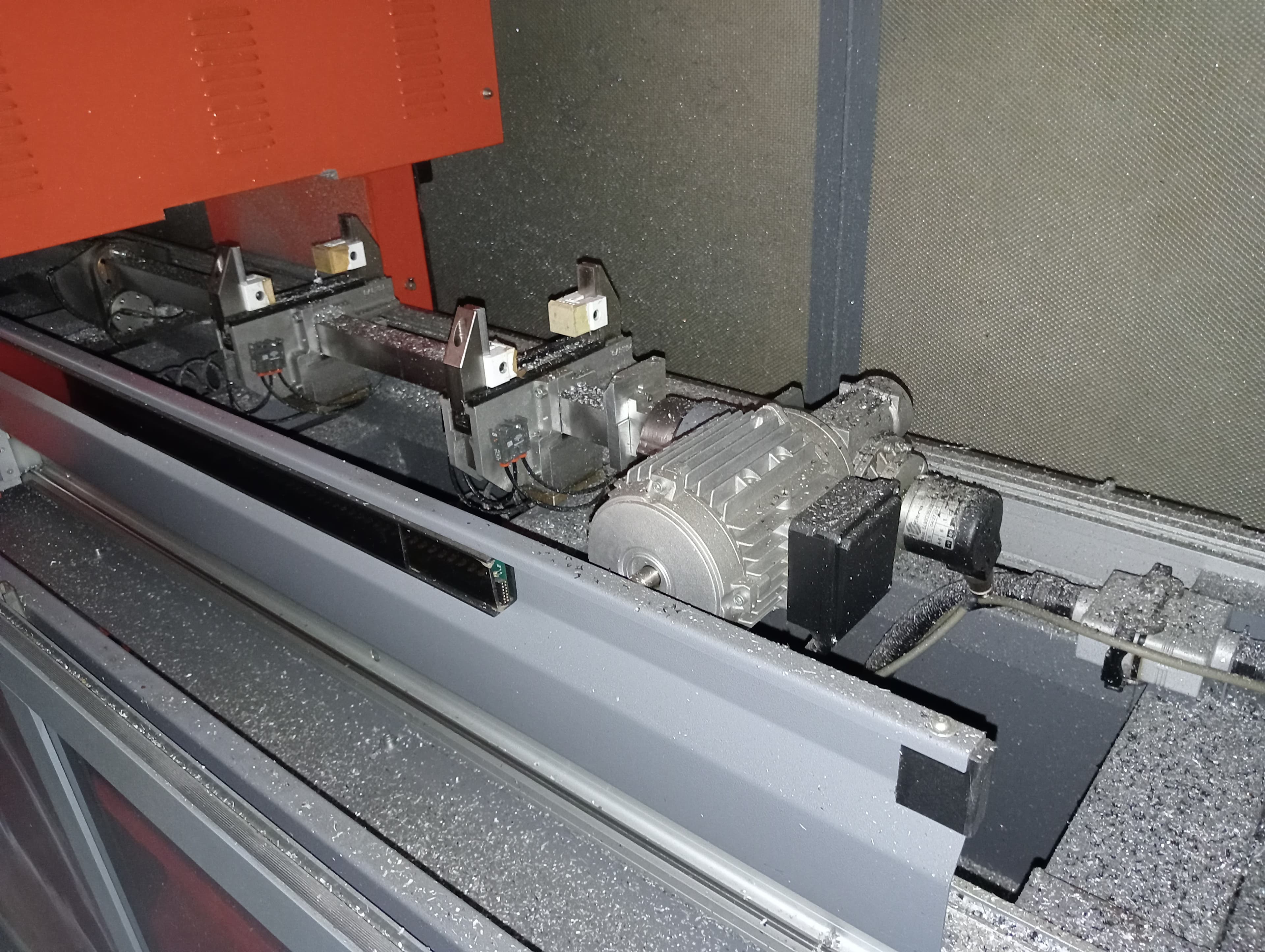 CNC de furação — image 7