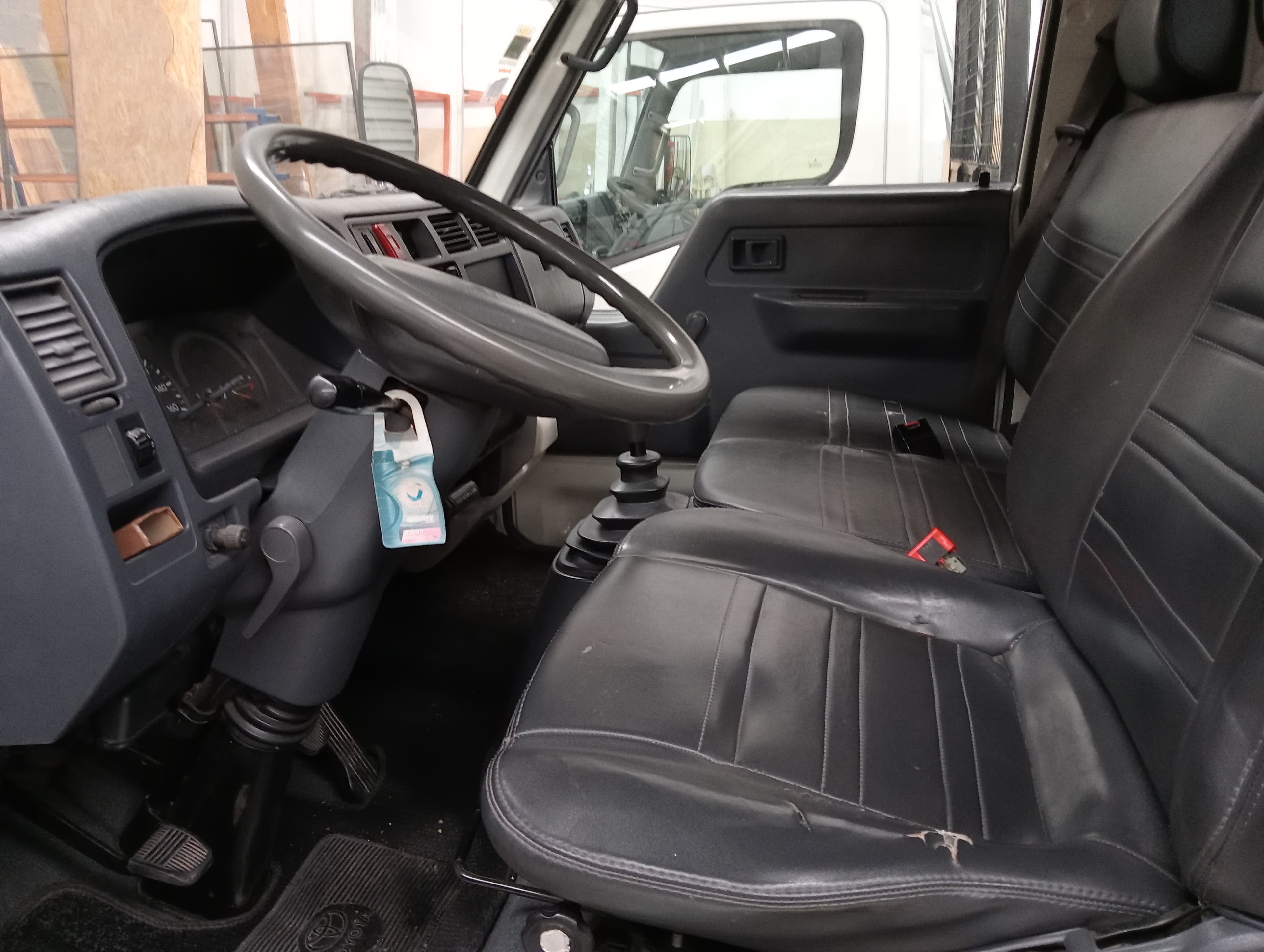 Toyota Dyna 280 · Ano 2001 — imagen 10