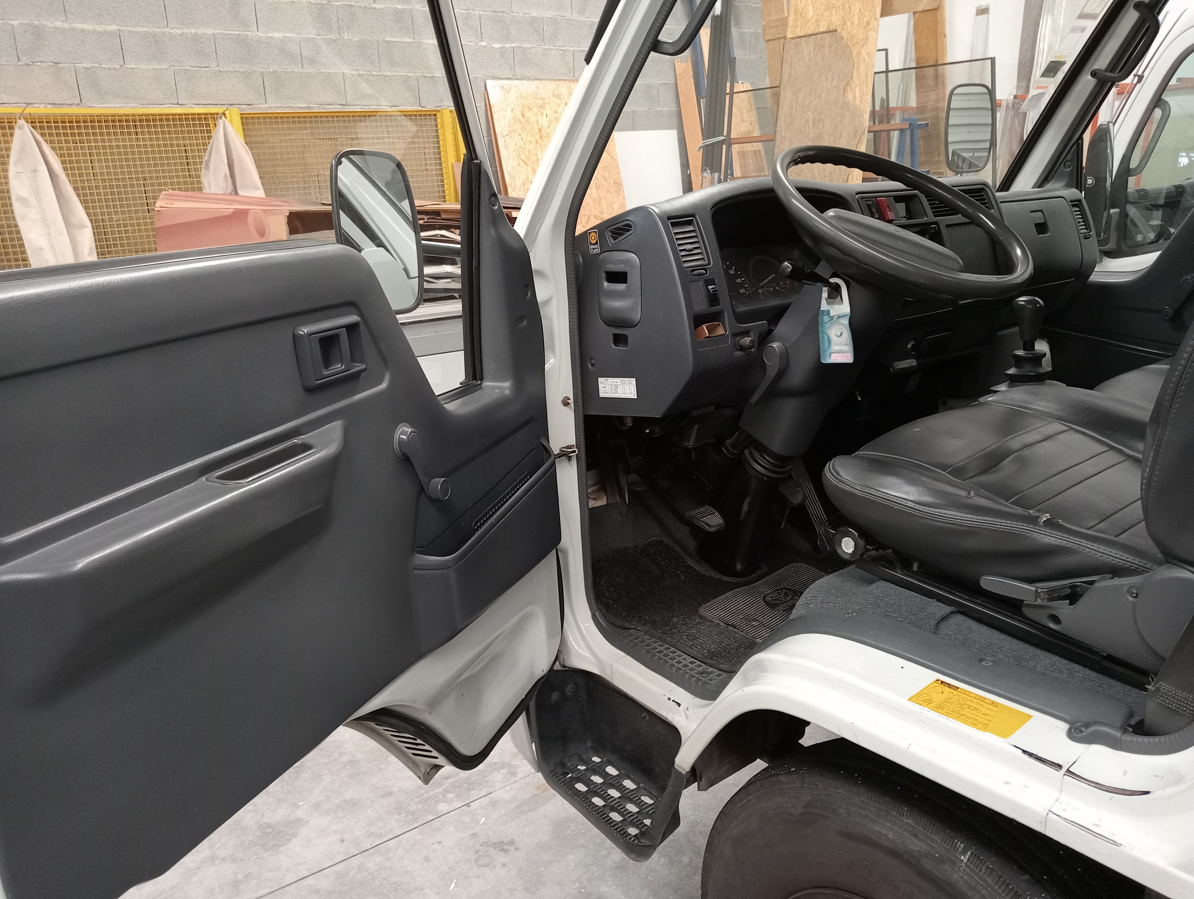 Toyota Dyna 280 · Ano 2001 — imagen 8