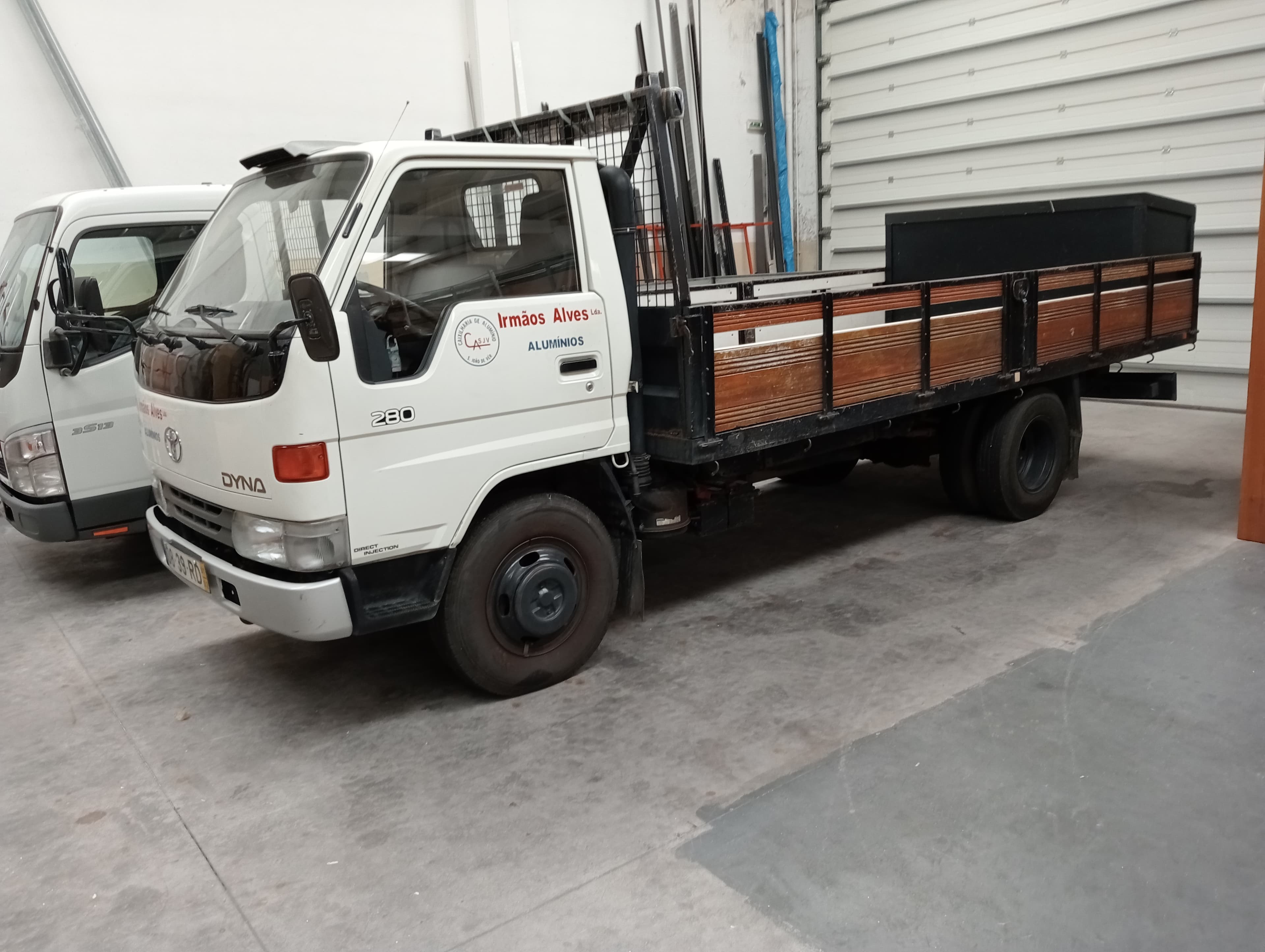 Toyota Dyna 280 · Ano 2001 — imagen 2