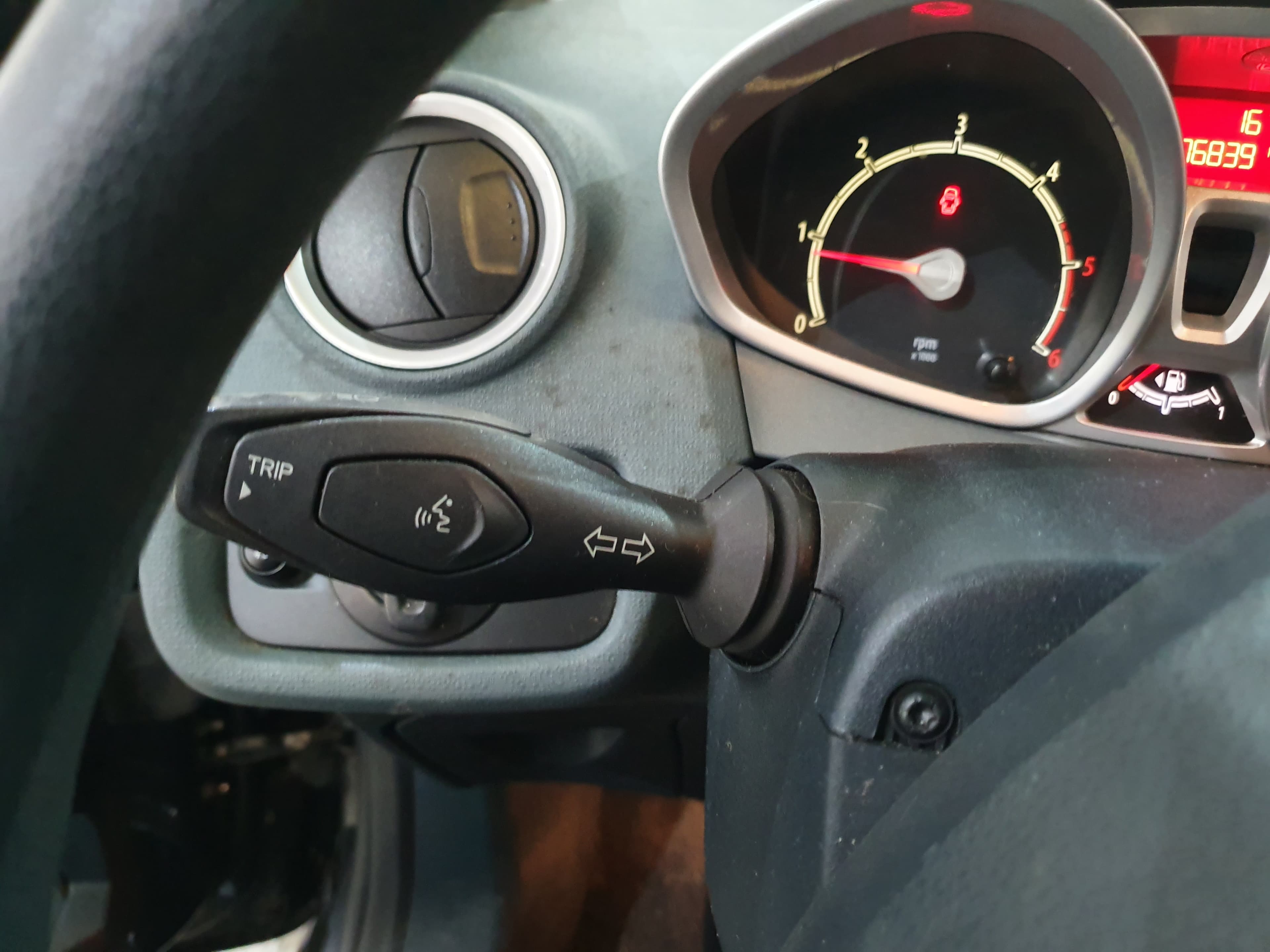 Ford Fiesta · Ano 2010 — imagen 38