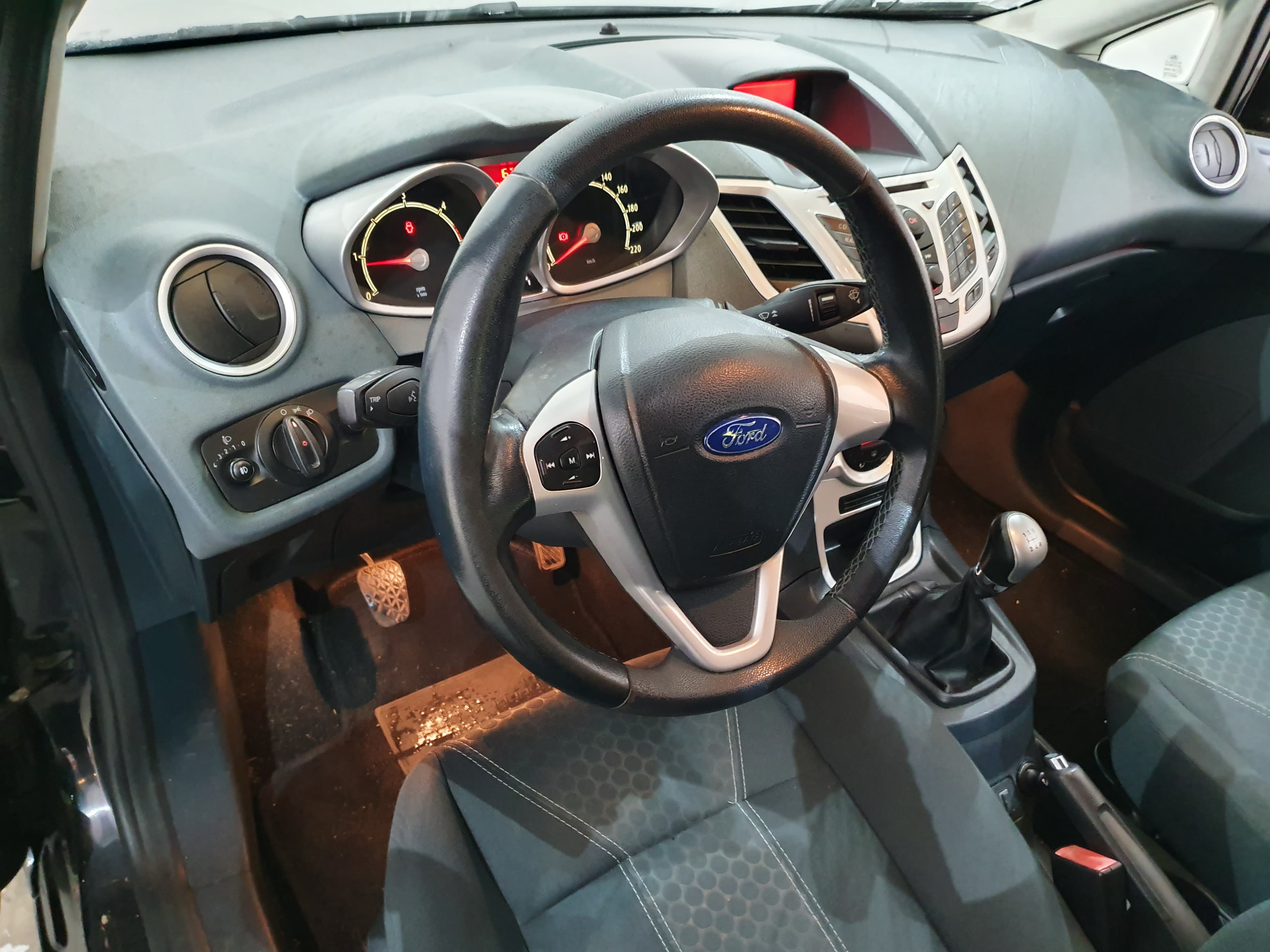 Ford Fiesta · Ano 2010 — imagen 27