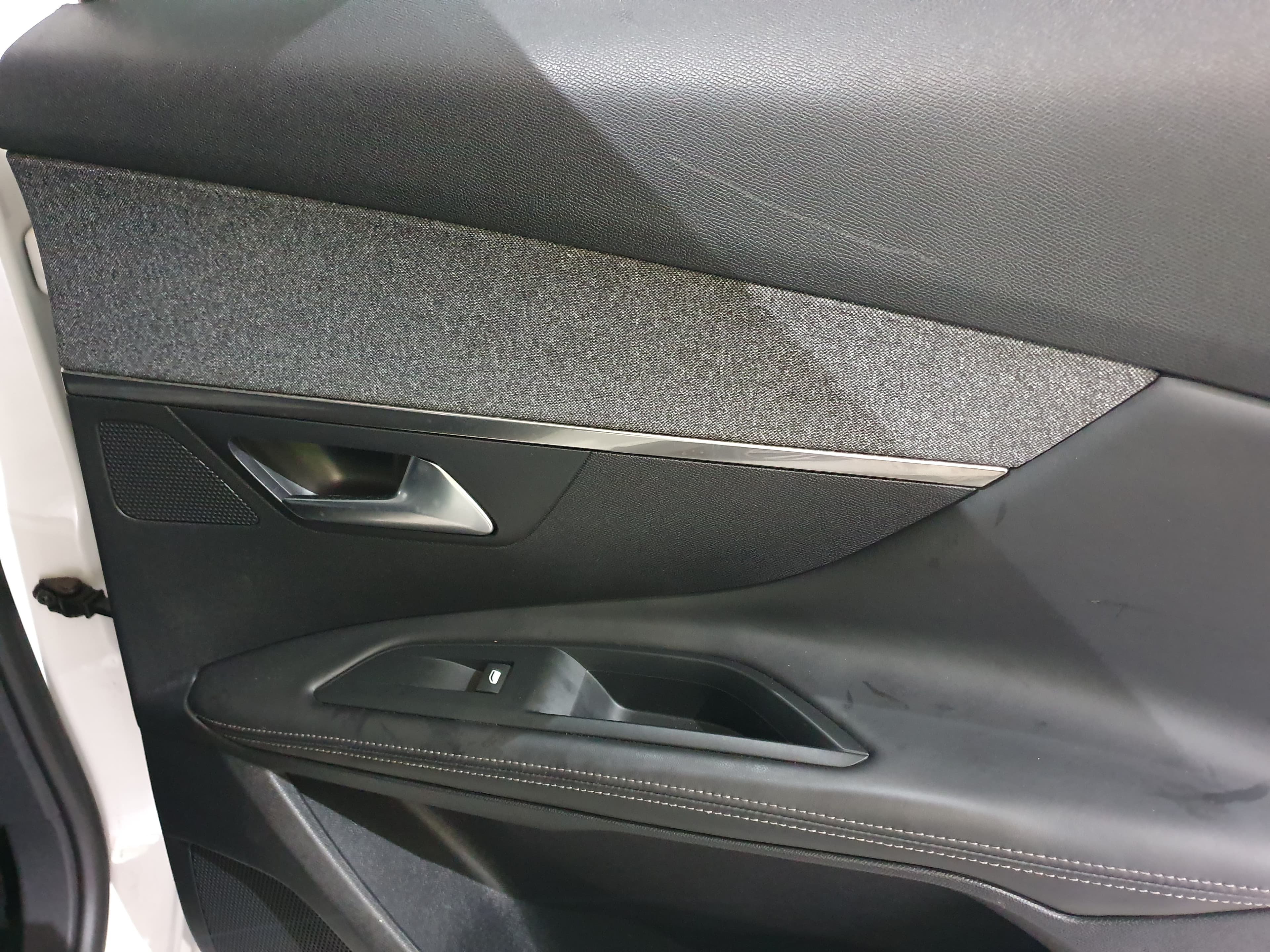 Peugeot 3008 · Ano 2017 — imagen 29