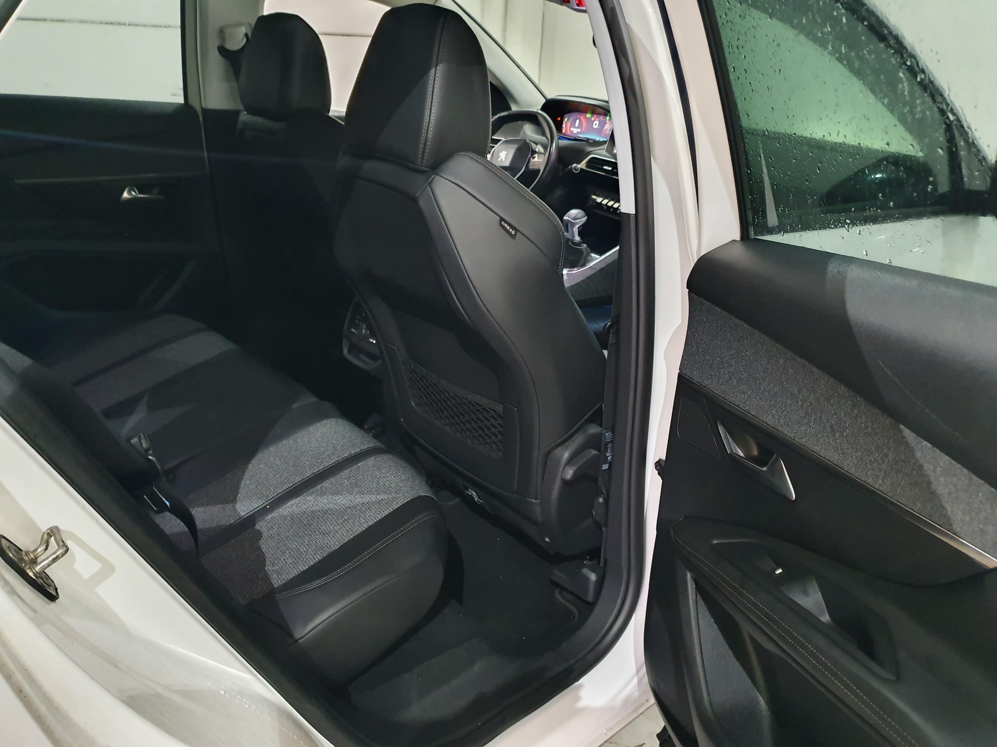 Peugeot 3008 · Ano 2017 — imagen 28