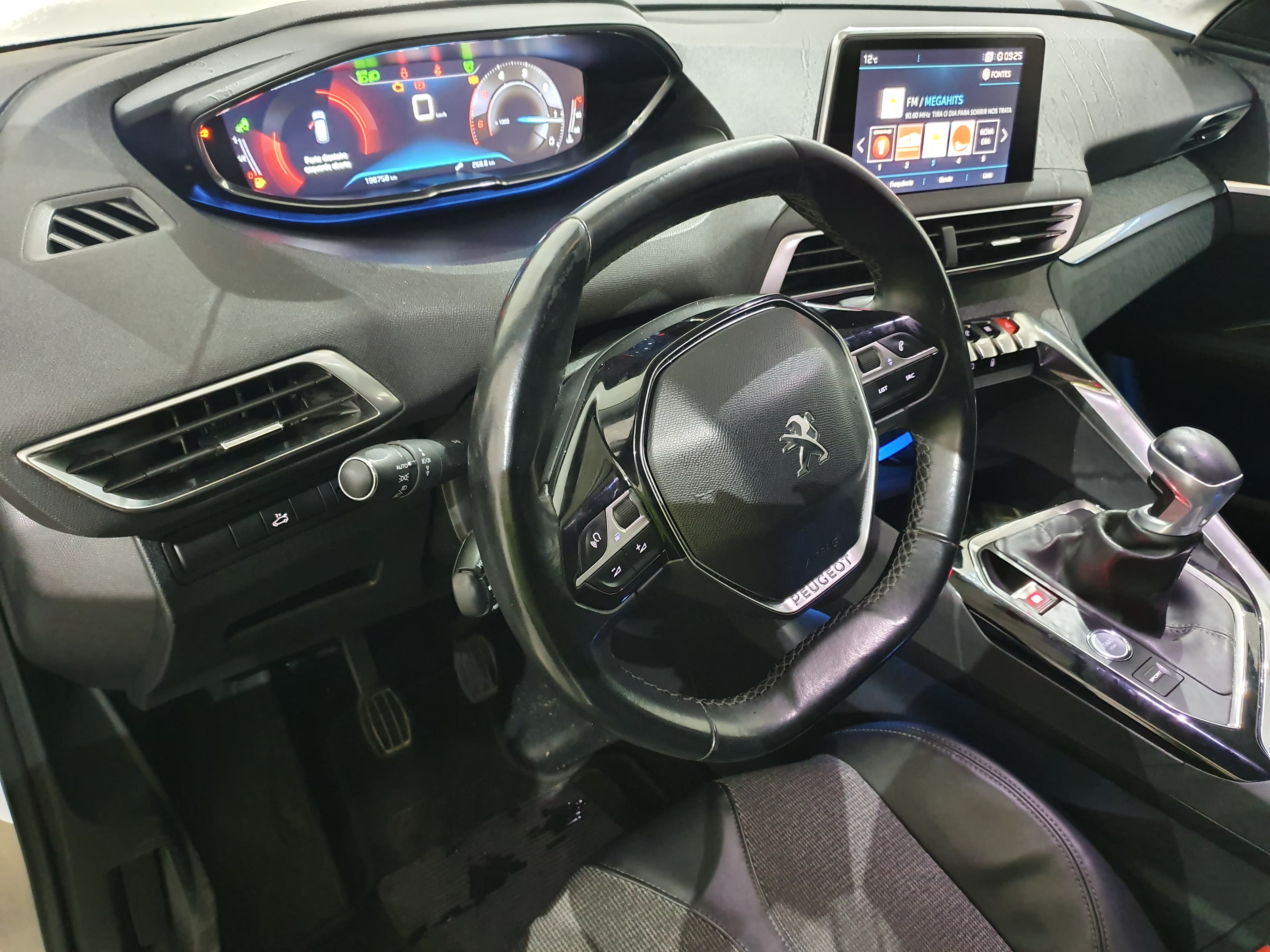 Peugeot 3008 · Ano 2017 — imagen 42