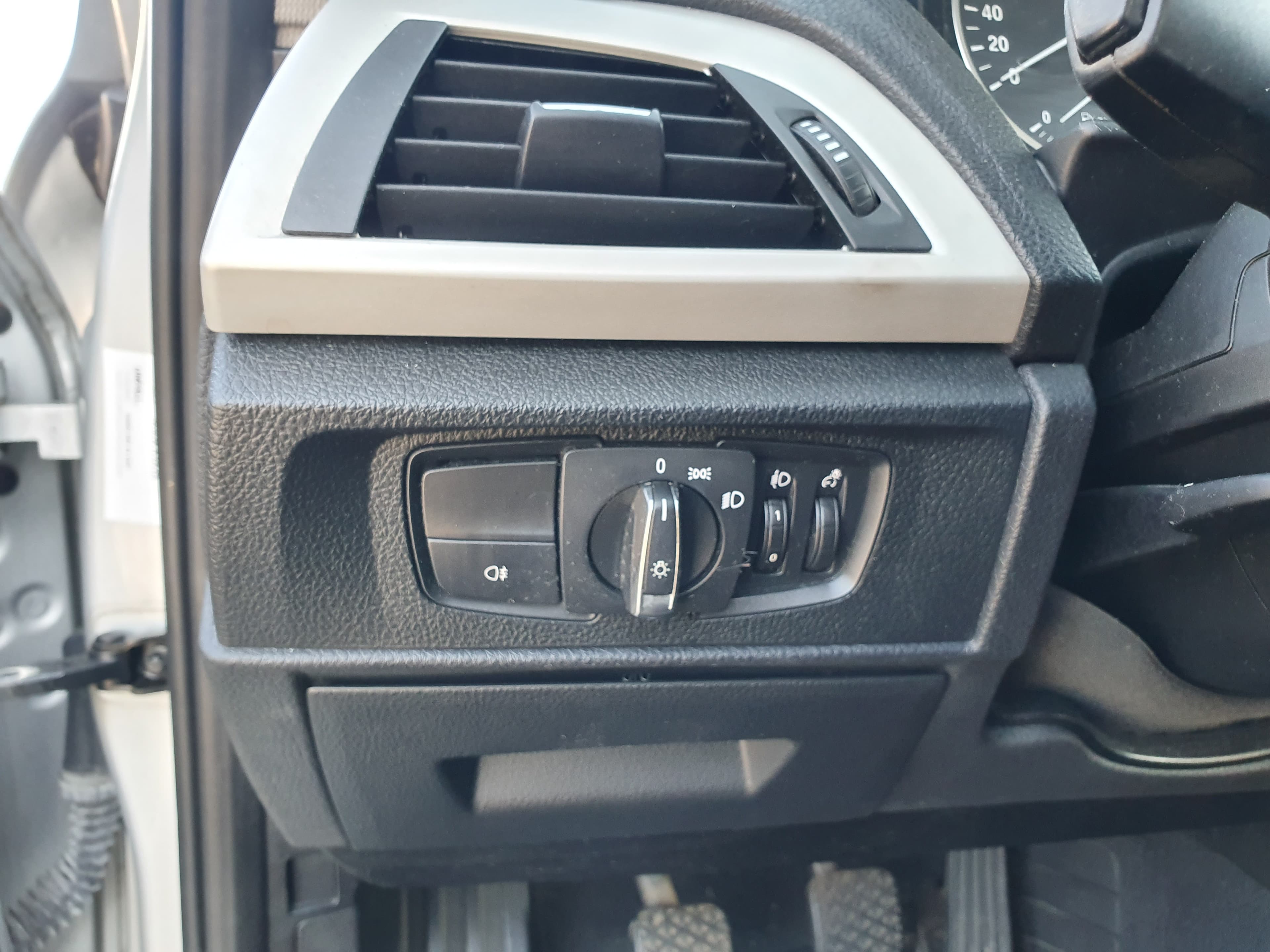 BMW 116D · Ano 2013 — imagem 42