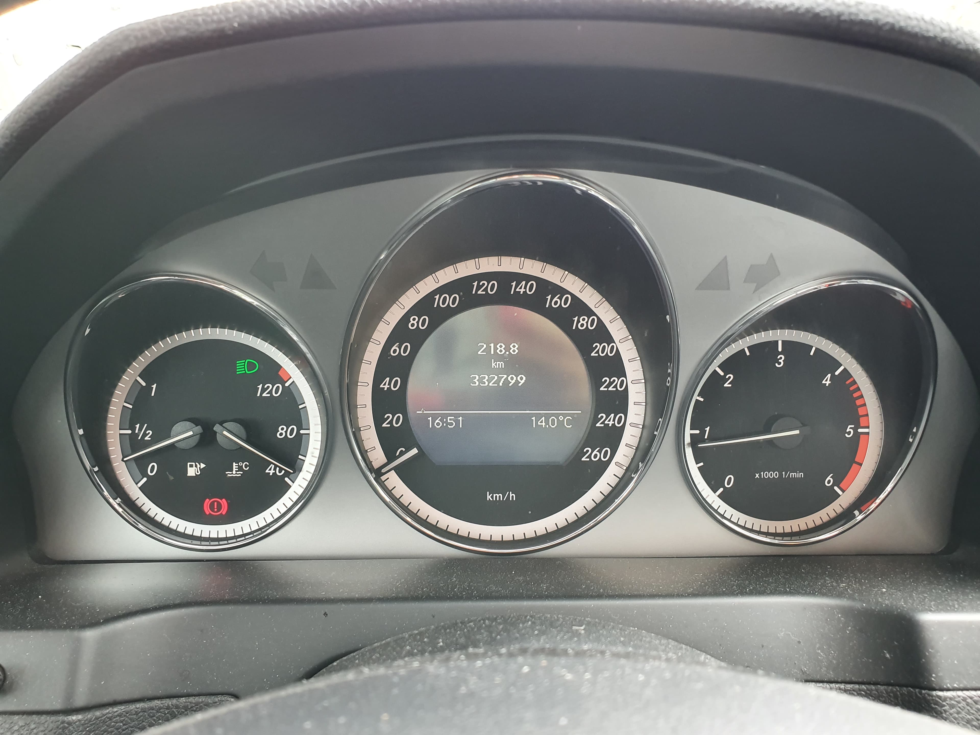 Mercedes-Benz C220 · Ano 2010 — imagem 43