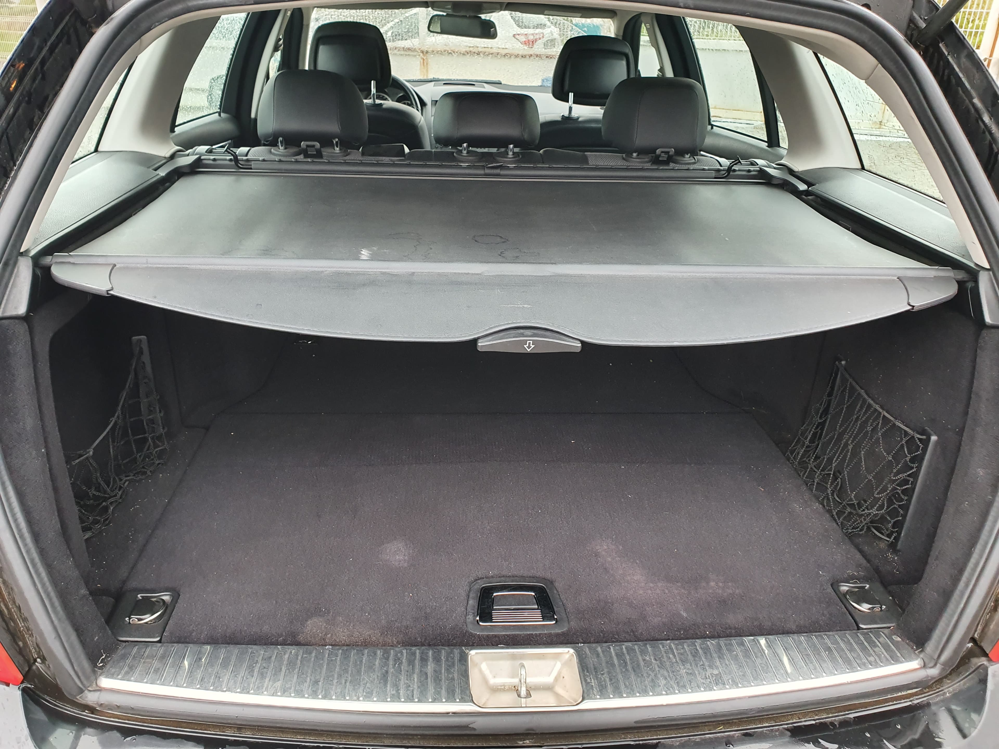 Mercedes-Benz C220 · Ano 2010 — imagem 8