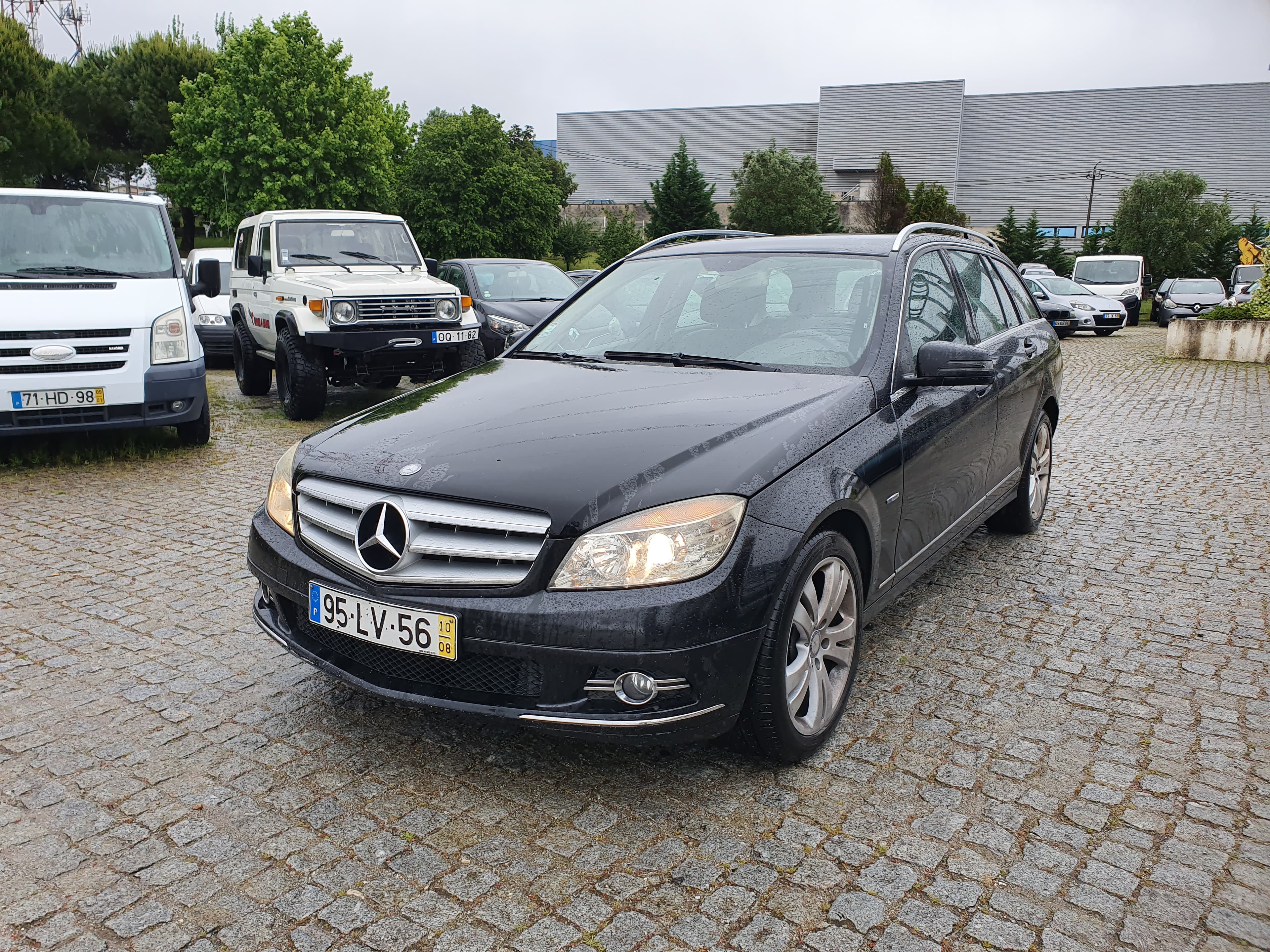 Mercedes-Benz C220 · Ano 2010 — imagem 2