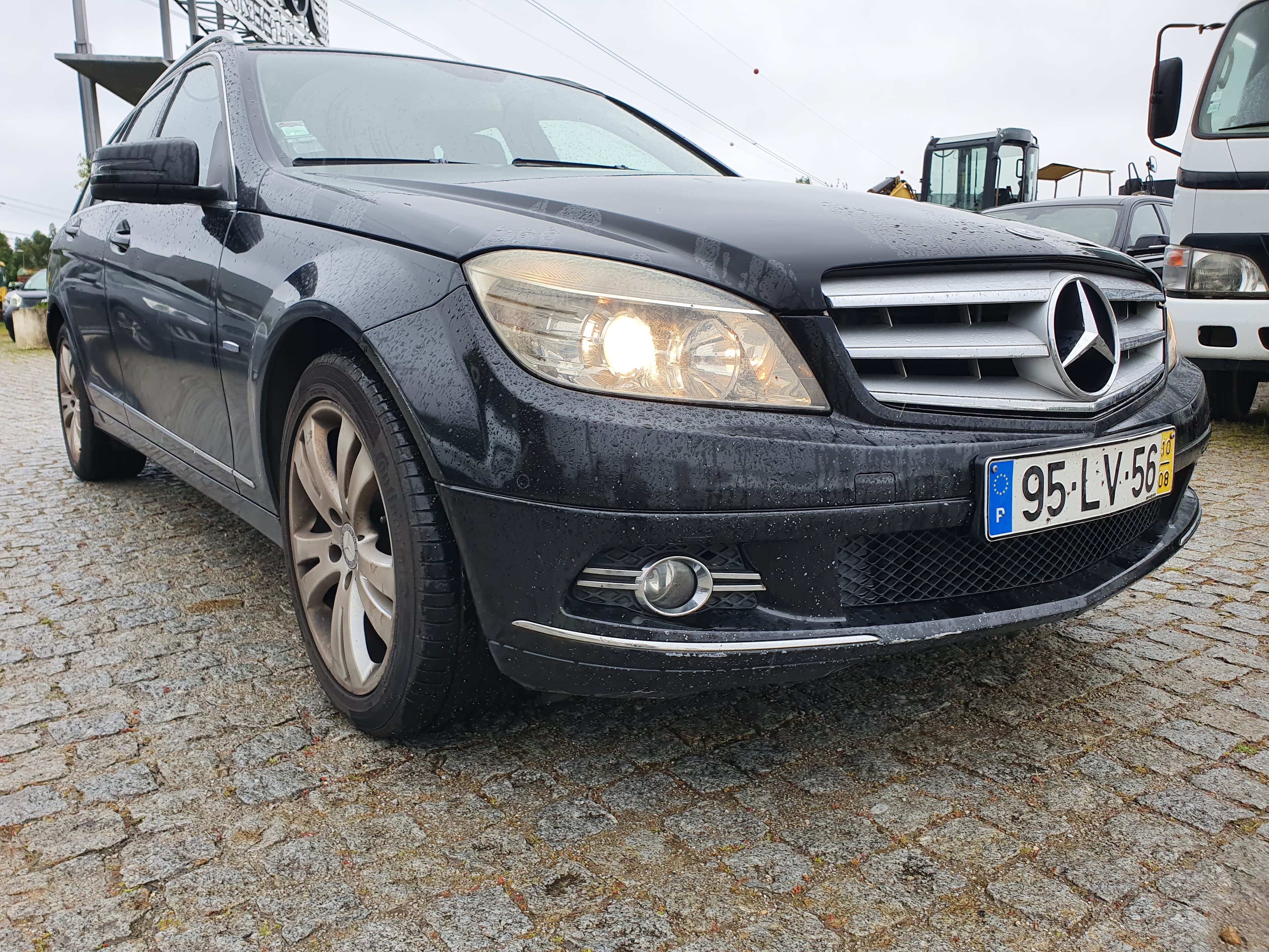 Mercedes-Benz C220 · Ano 2010 — imagem 4