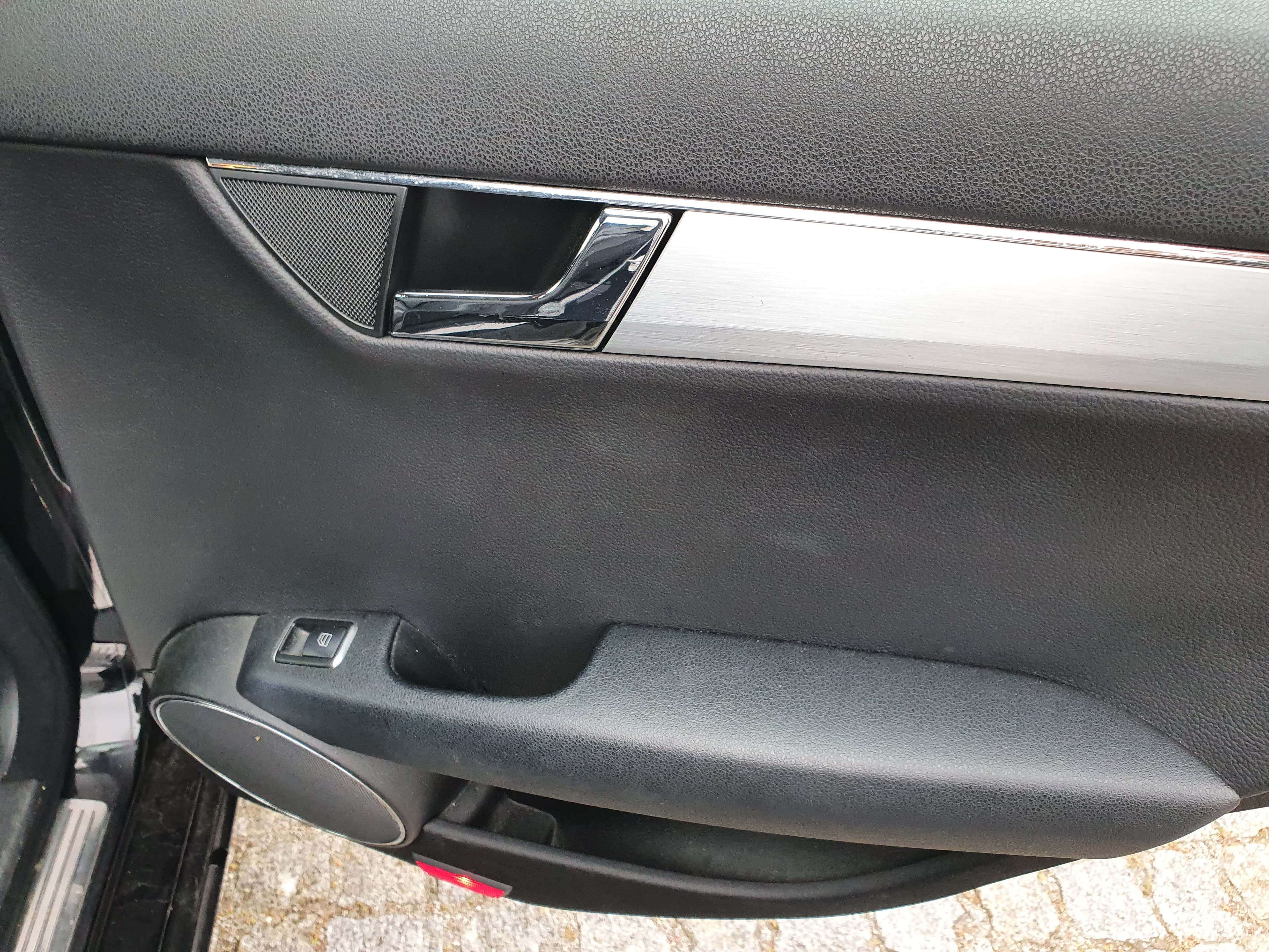 Mercedes-Benz C220 · Ano 2010 — imagem 27