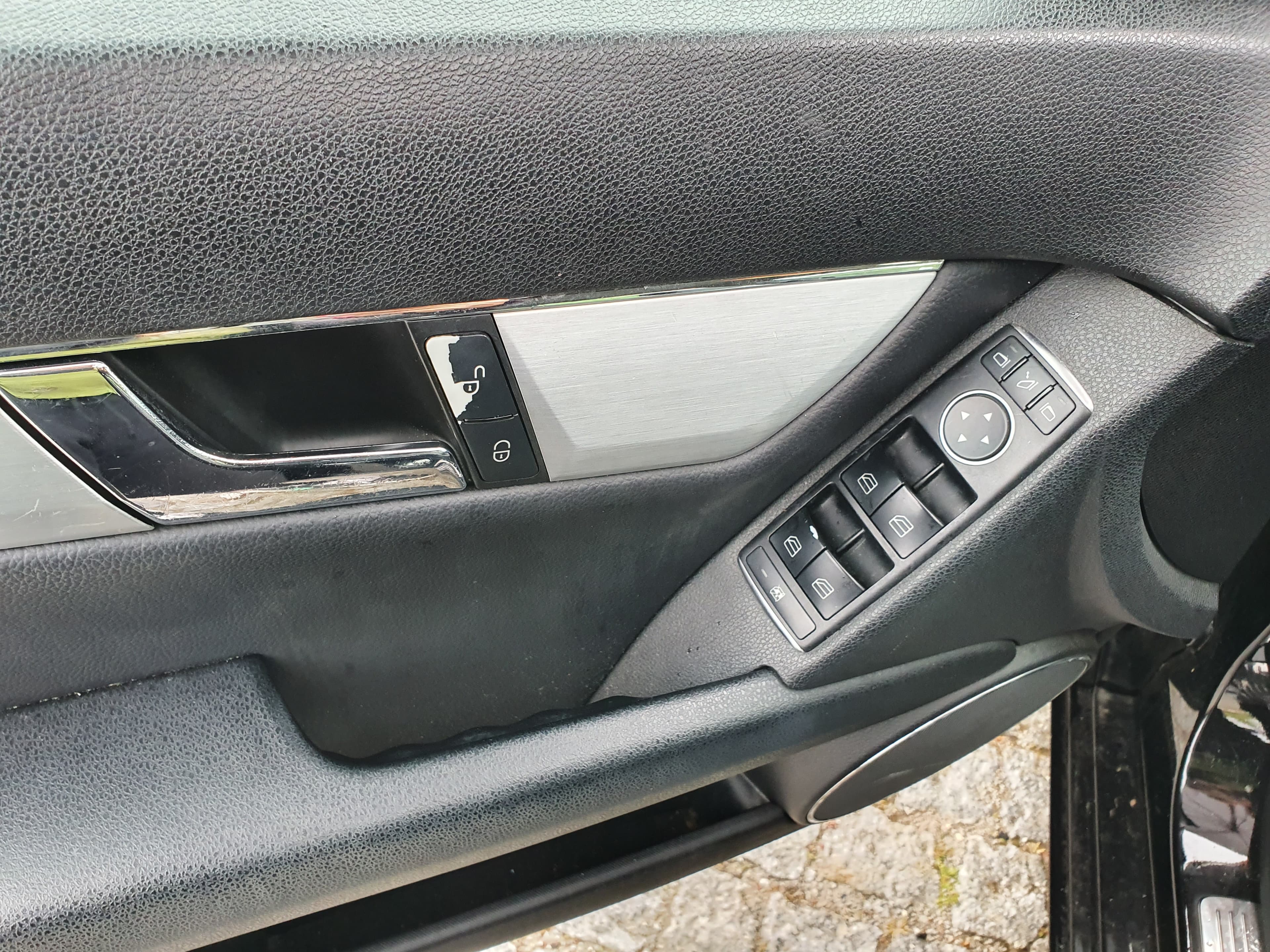Mercedes-Benz C220 · Ano 2010 — imagem 40