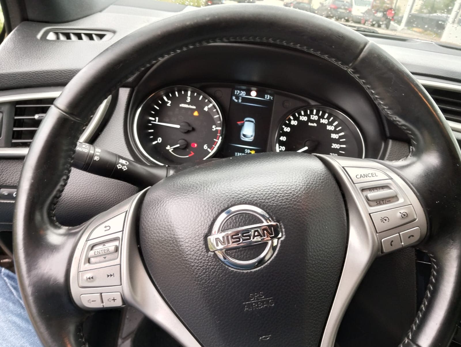 Nissan Qashqai II 1.6 dCi · Ano 2015 — imagem 10