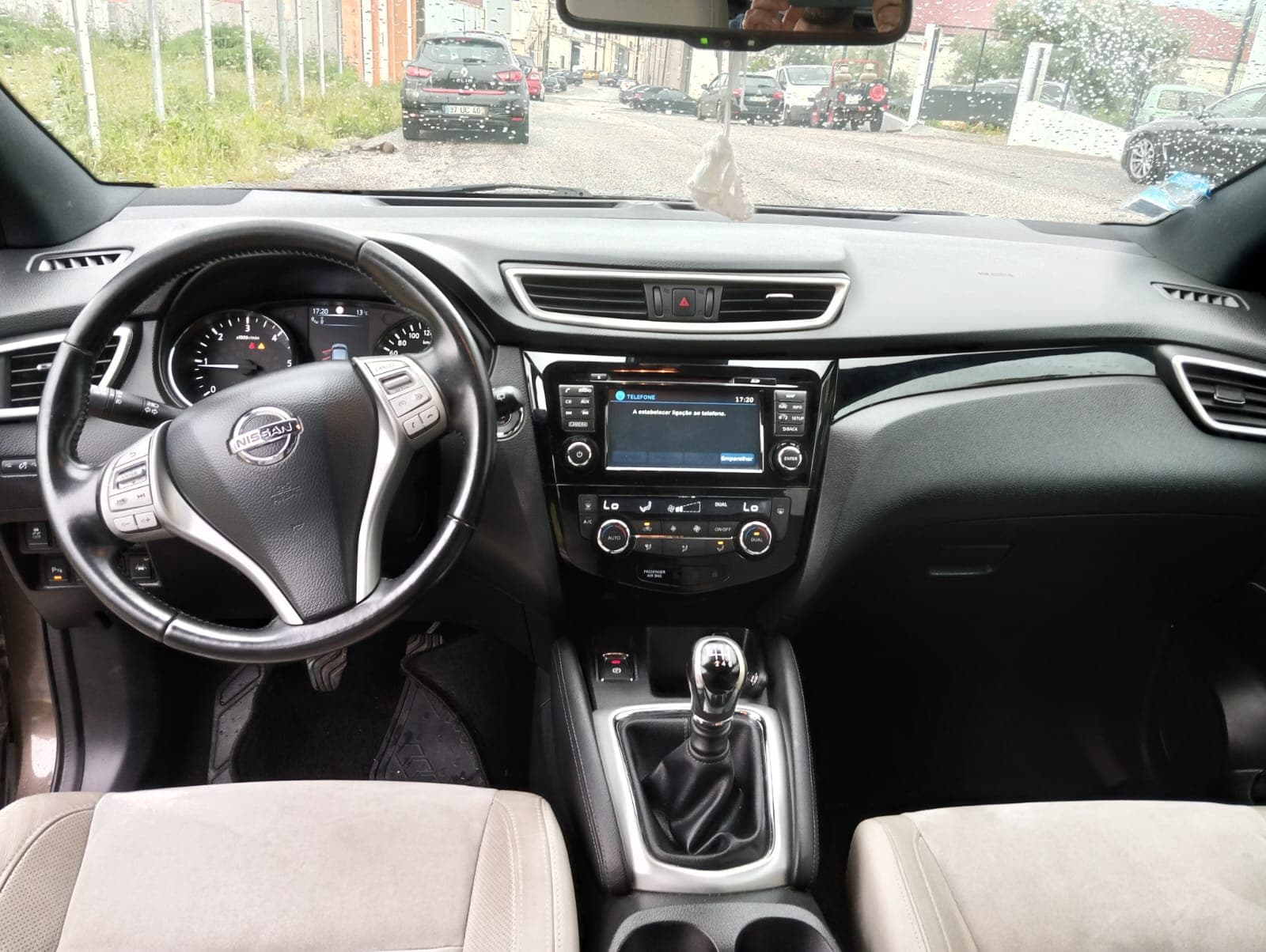 Nissan Qashqai II 1.6 dCi · Ano 2015 — imagem 9