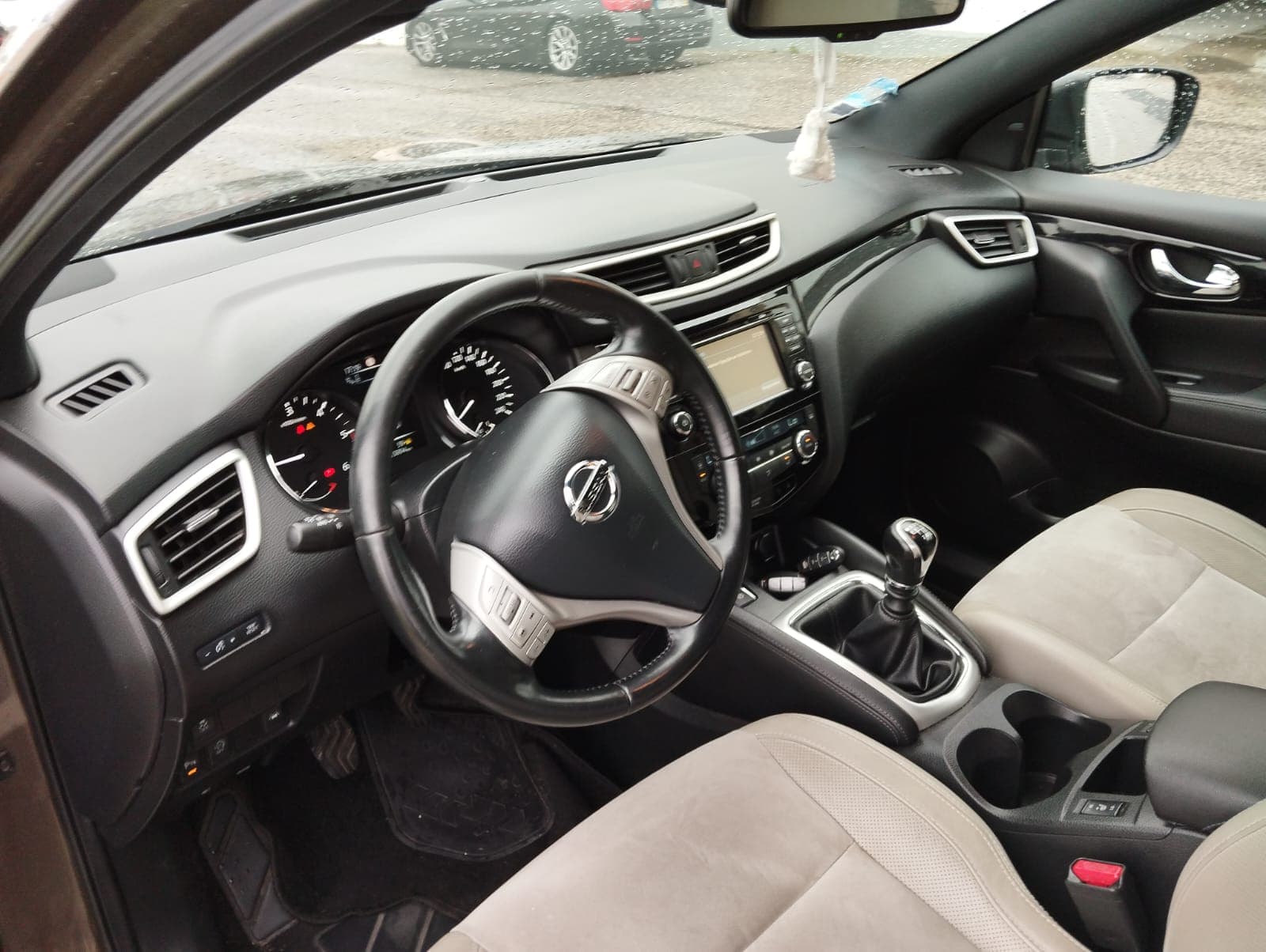 Nissan Qashqai II 1.6 dCi · Ano 2015 — imagem 15