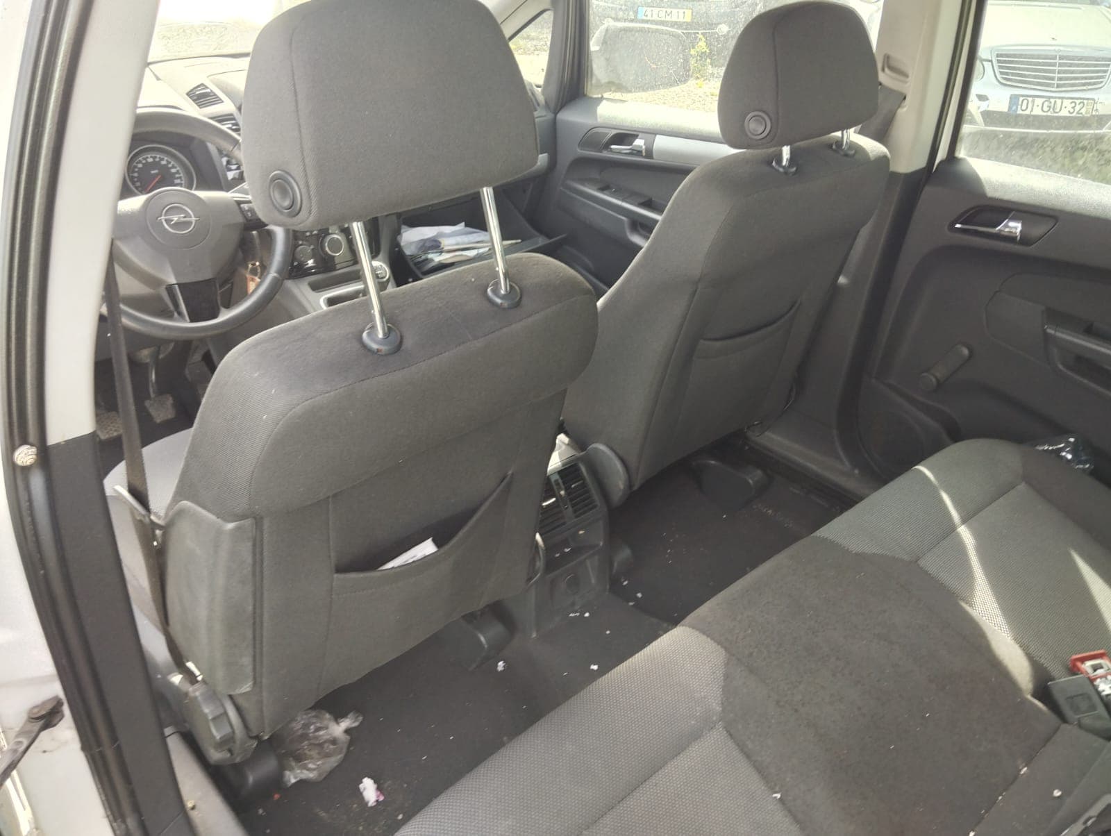 Opel Zafira 1.7 CDTI · Ano 2011 — image 17