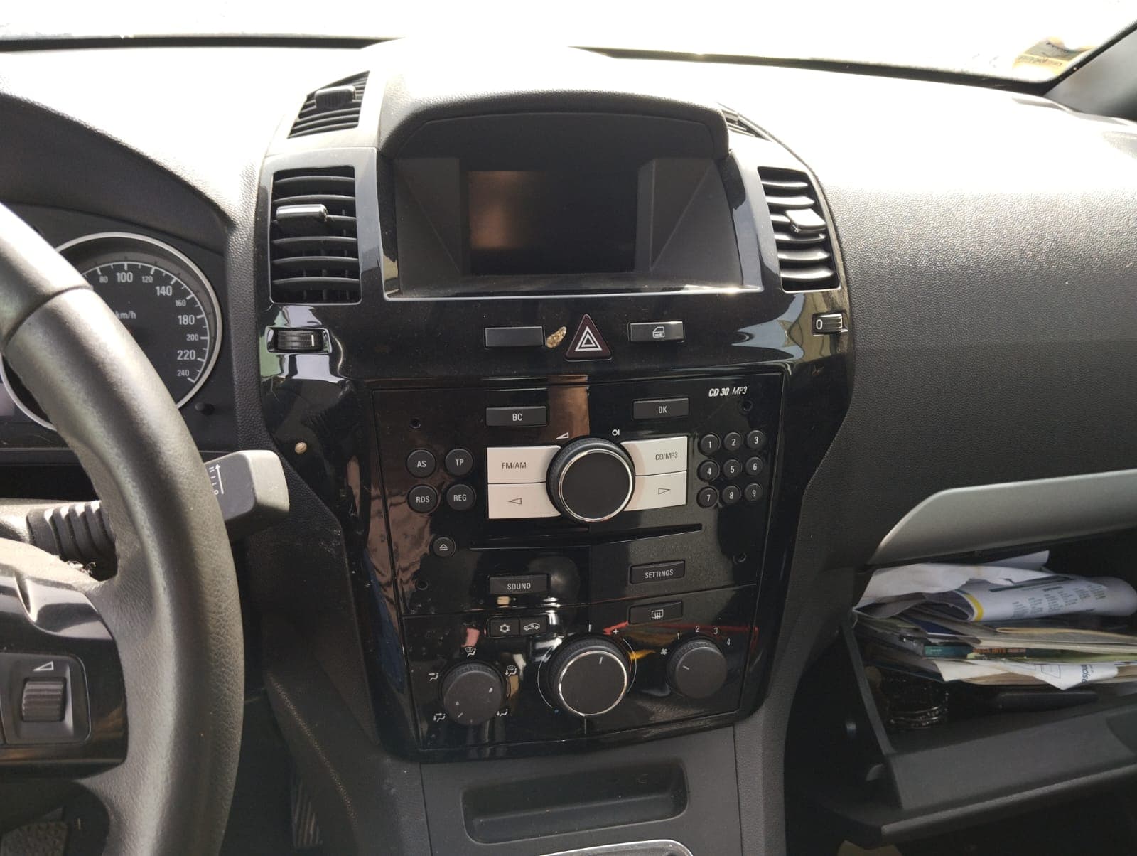 Opel Zafira 1.7 CDTI · Ano 2011 — image 13
