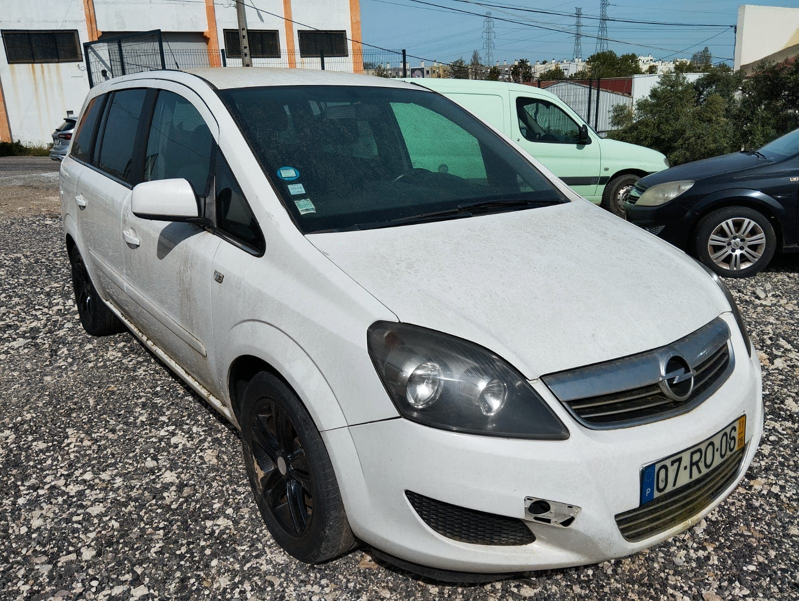Opel Zafira 1.7 CDTI · Ano 2011 — image 1