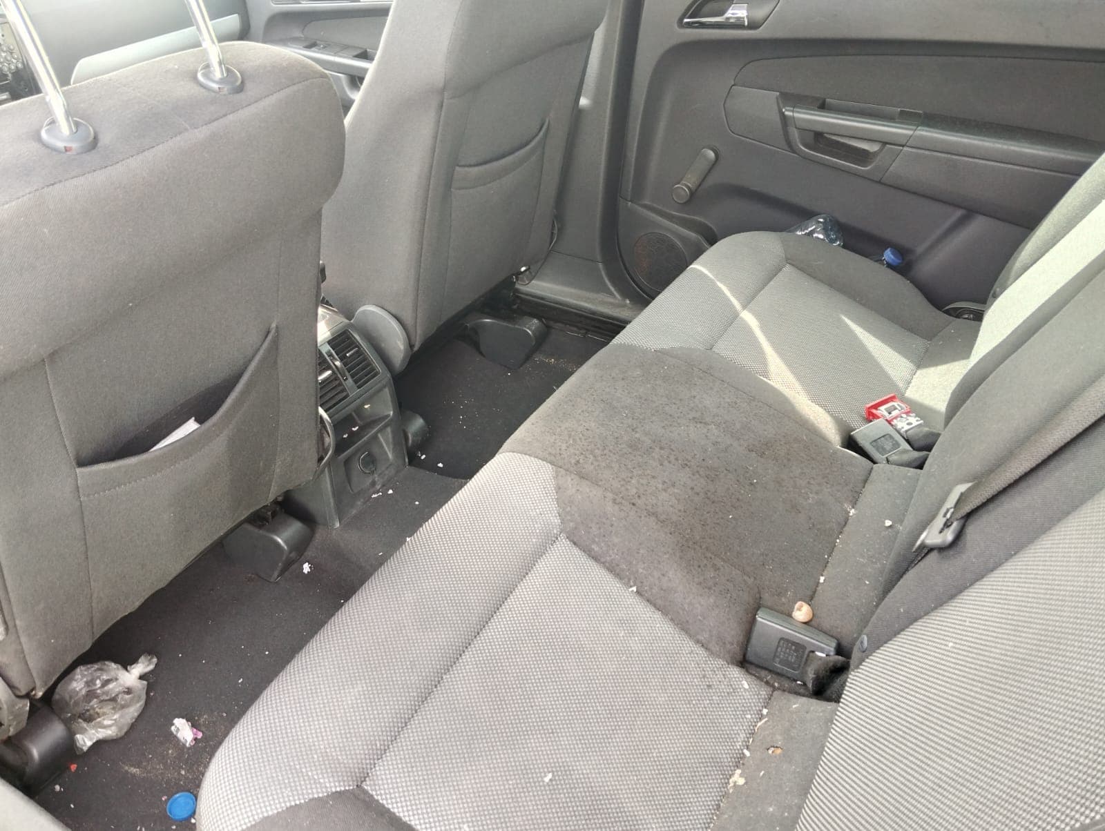 Opel Zafira 1.7 CDTI · Ano 2011 — image 8