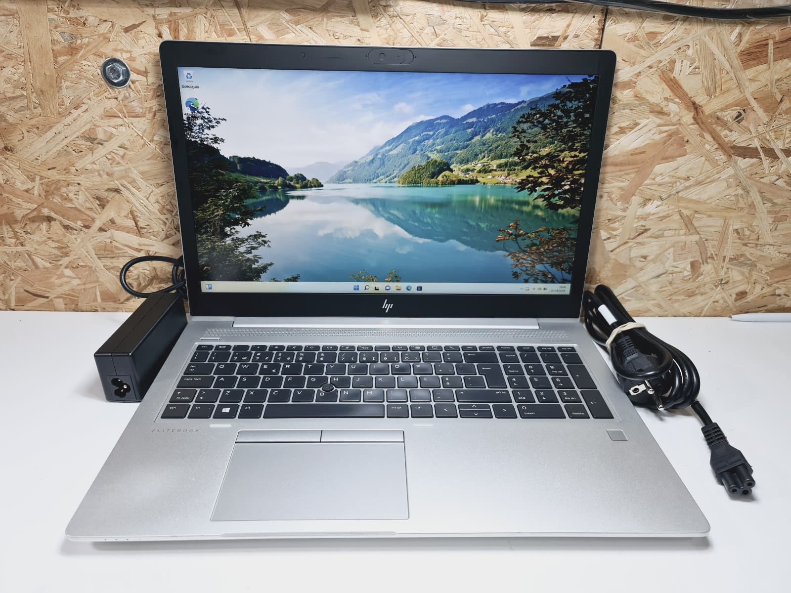 Portátil HP EliteBook 755 G5 — imagen 1