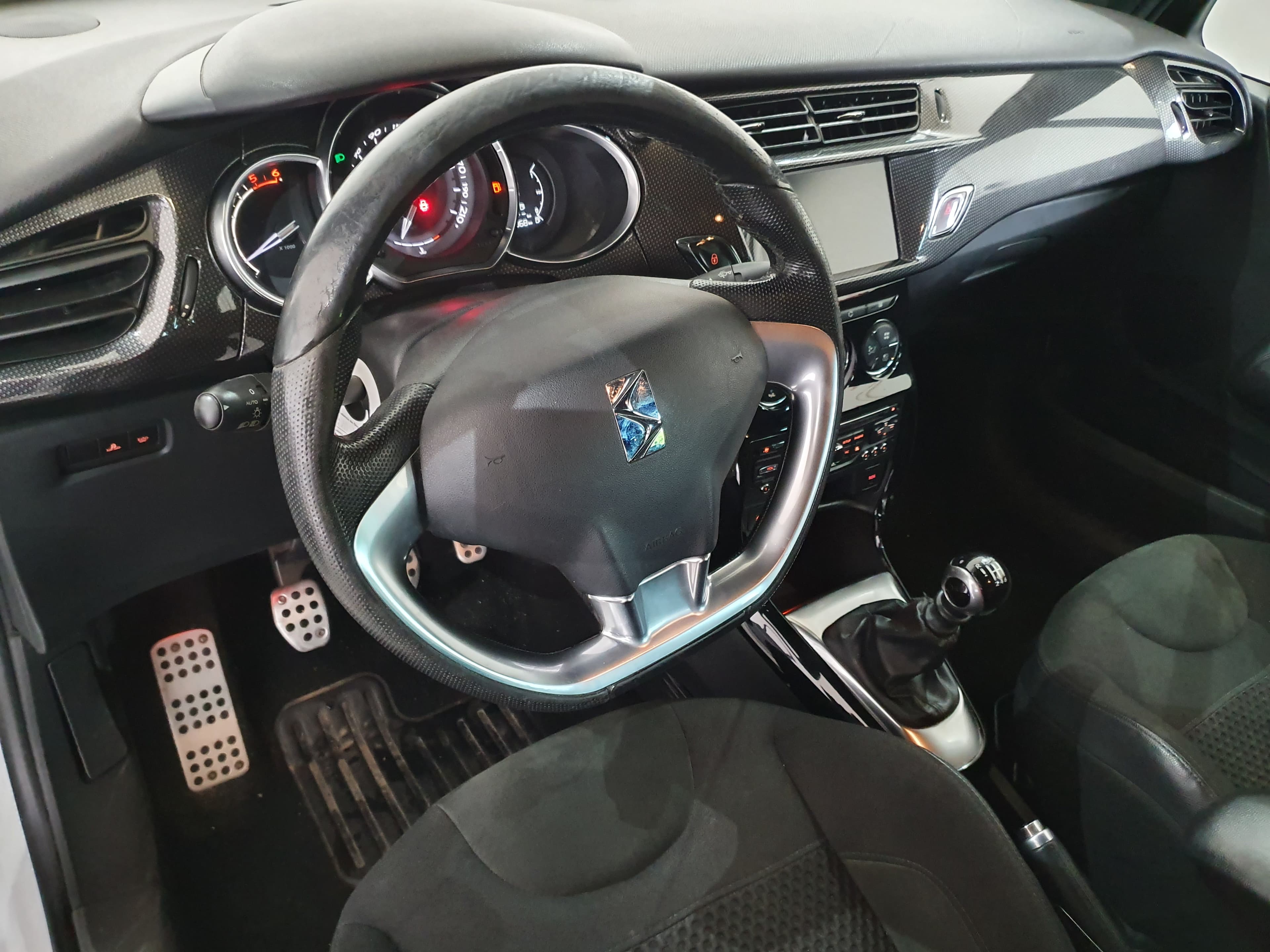 Citroën DS3 · Ano 2012 — image 34