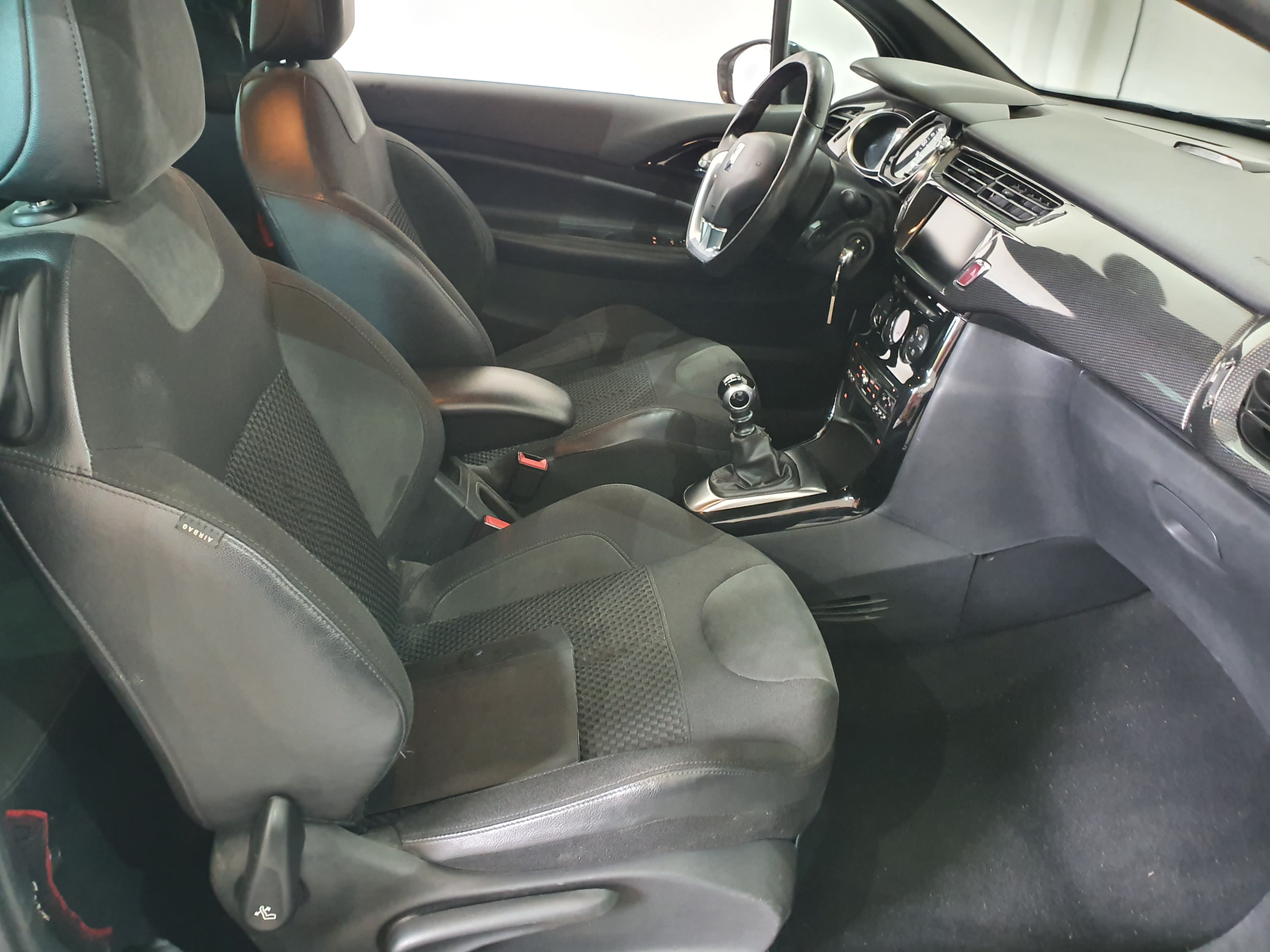 Citroën DS3 · Ano 2012 — image 29