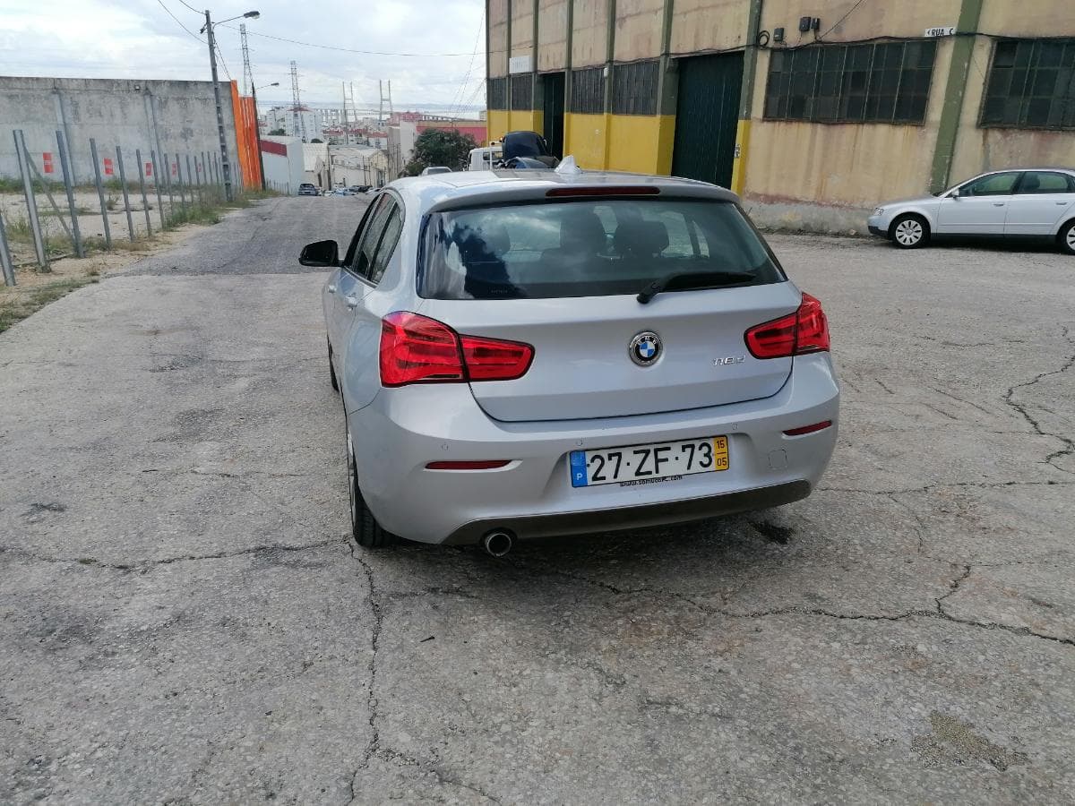 BMW 118D · Ano 2015 — imagem 4