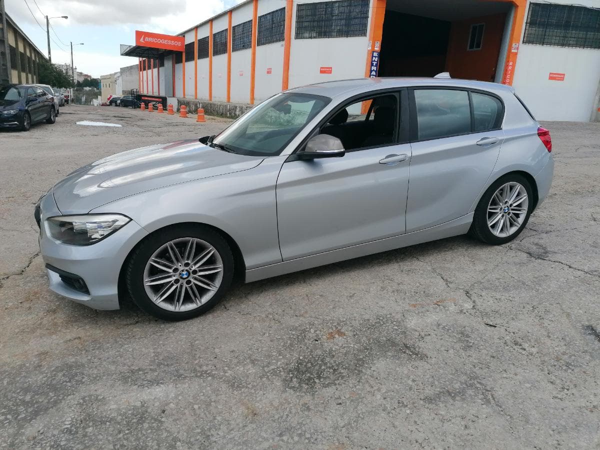 BMW 118D · Ano 2015 — imagem 7