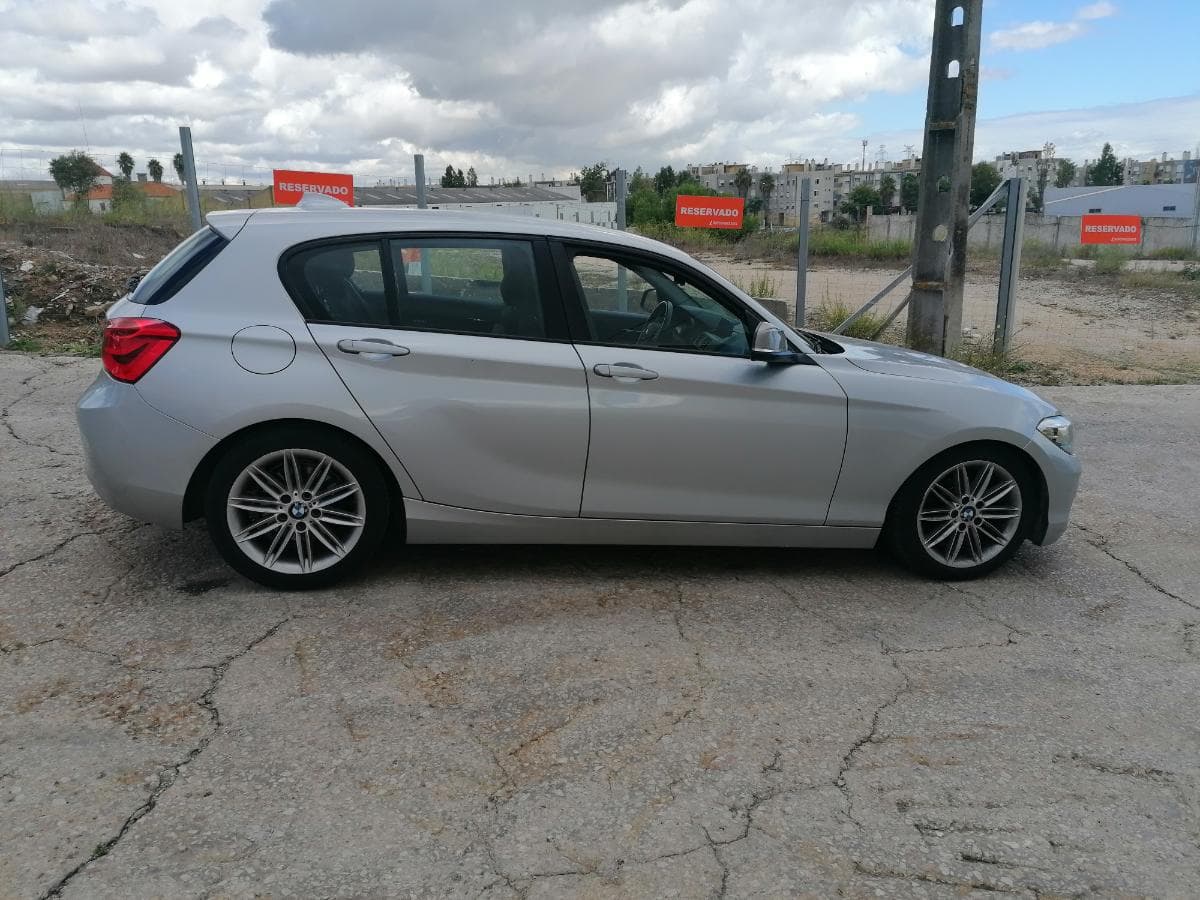 BMW 118D · Ano 2015 — imagem 8
