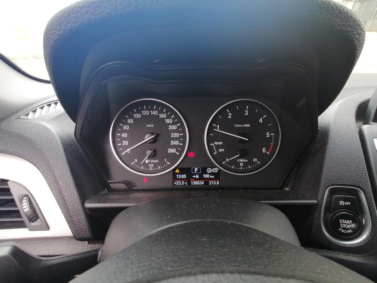 BMW 118D · Ano 2015 — imagem 16