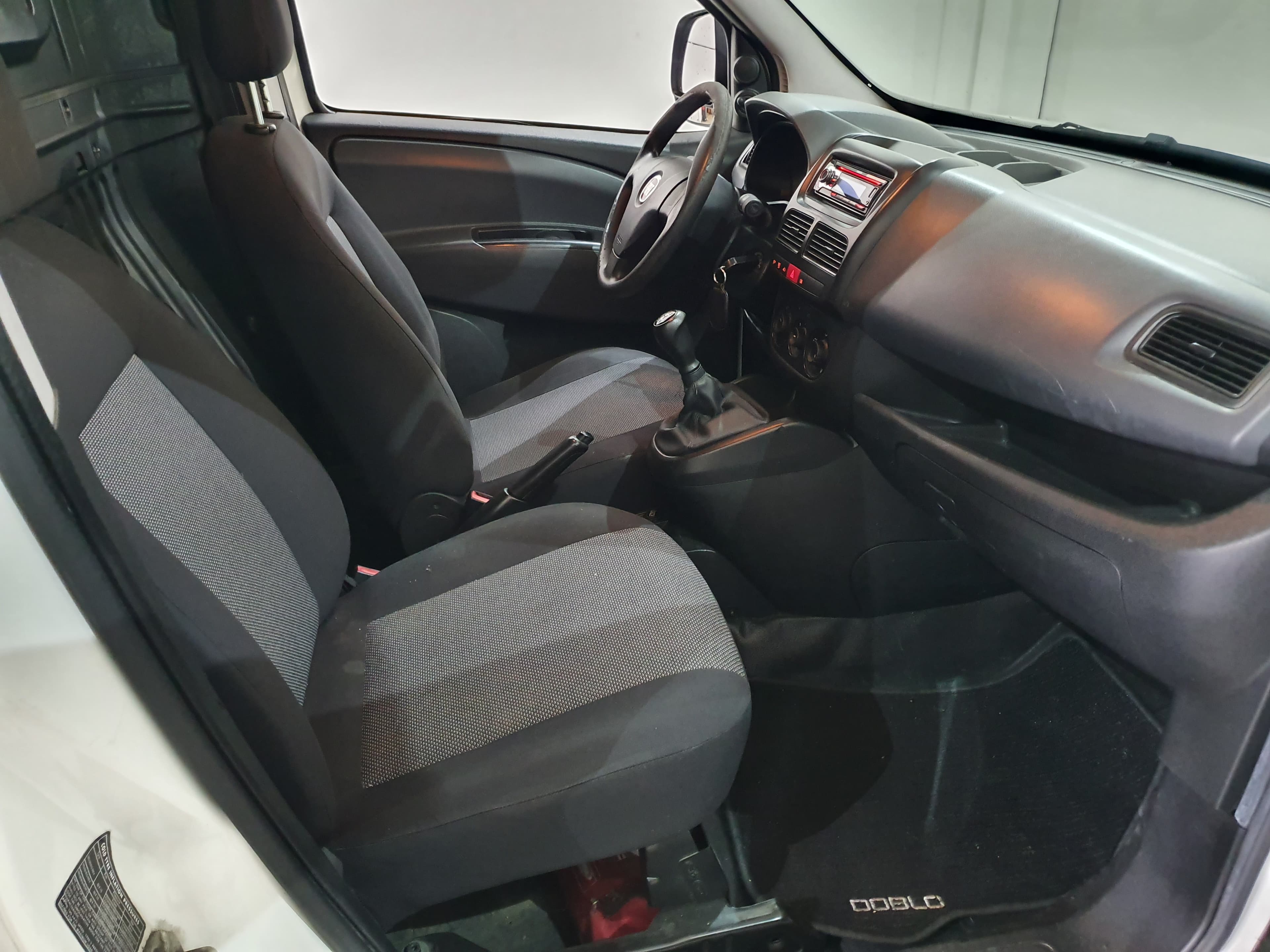 Fiat Doblo · Ano 2014 — imagen 23