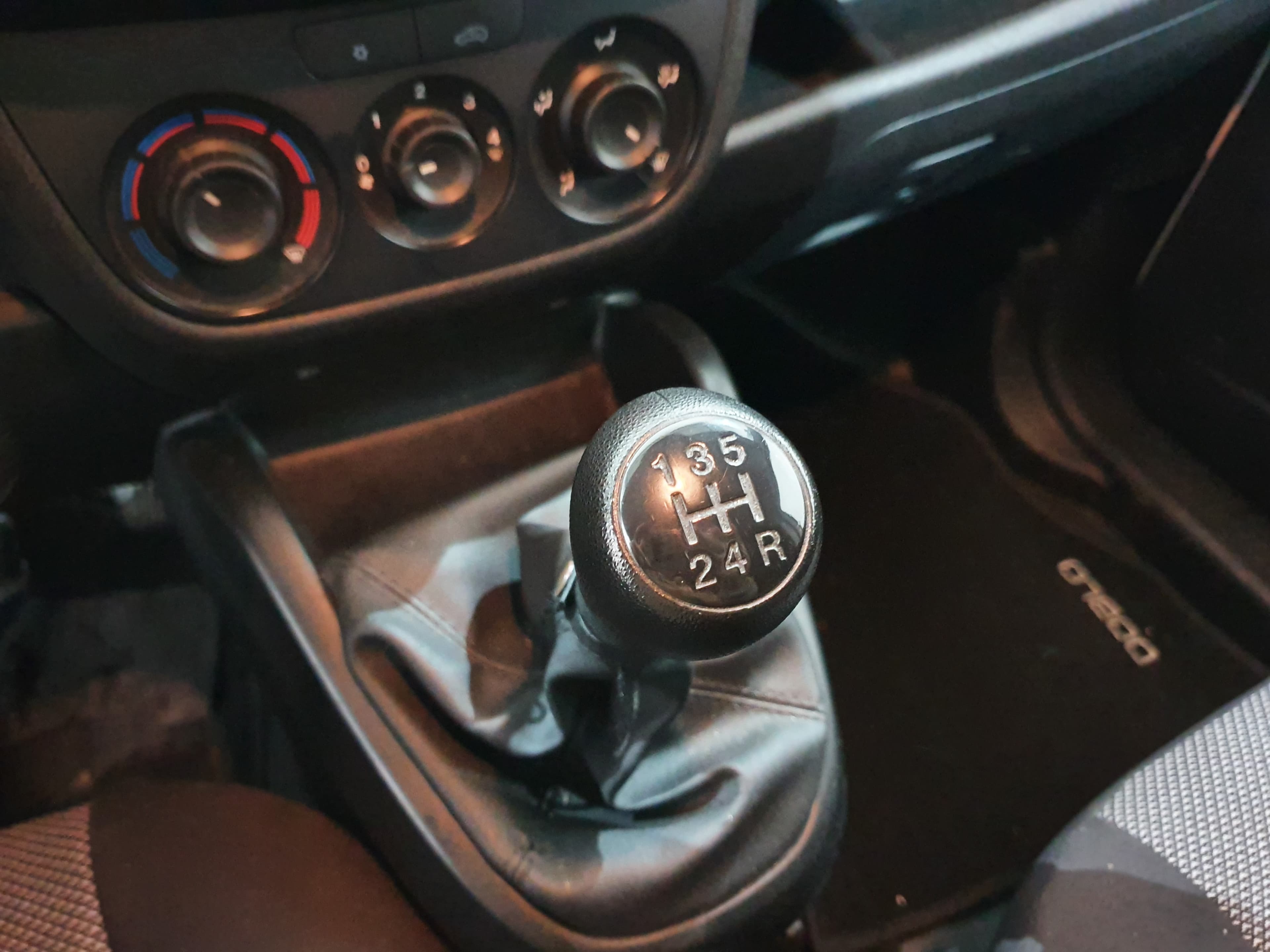 Fiat Doblo · Ano 2014 — imagen 29