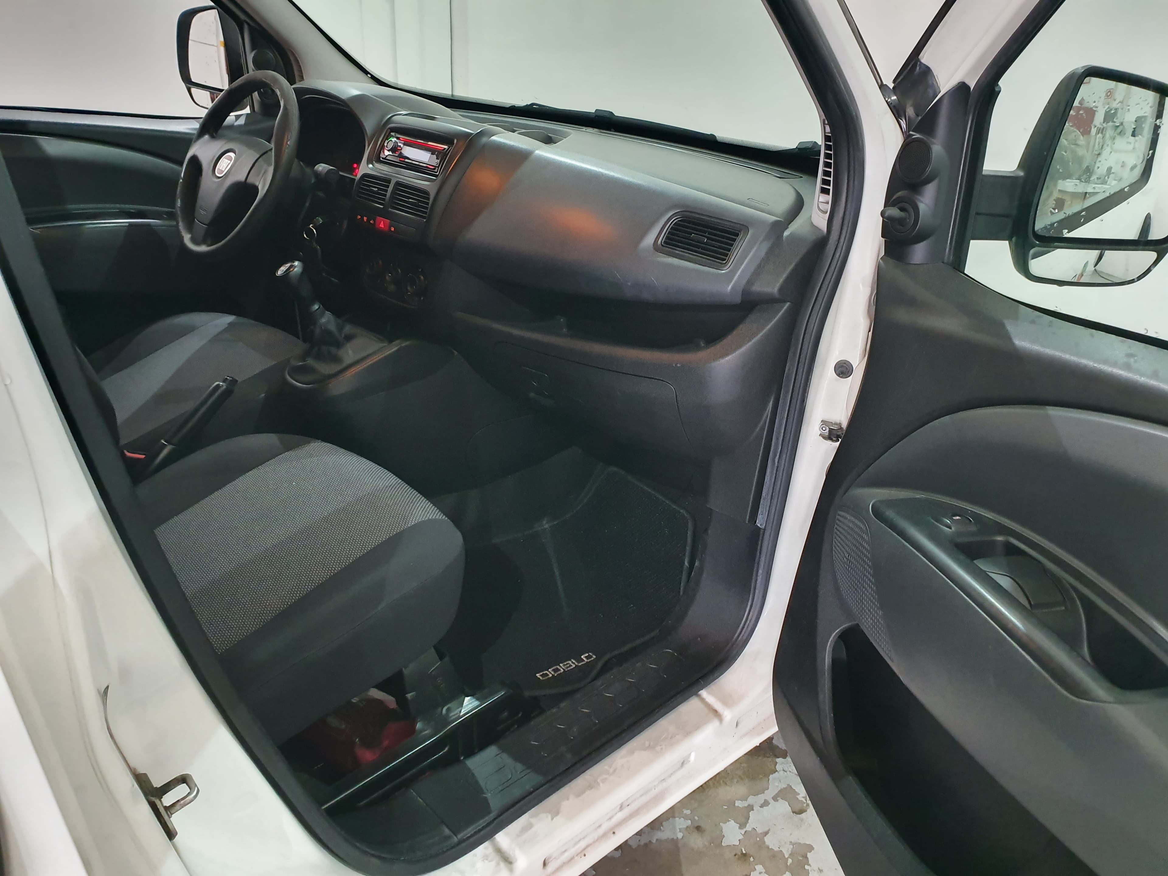Fiat Doblo · Ano 2014 — imagen 21