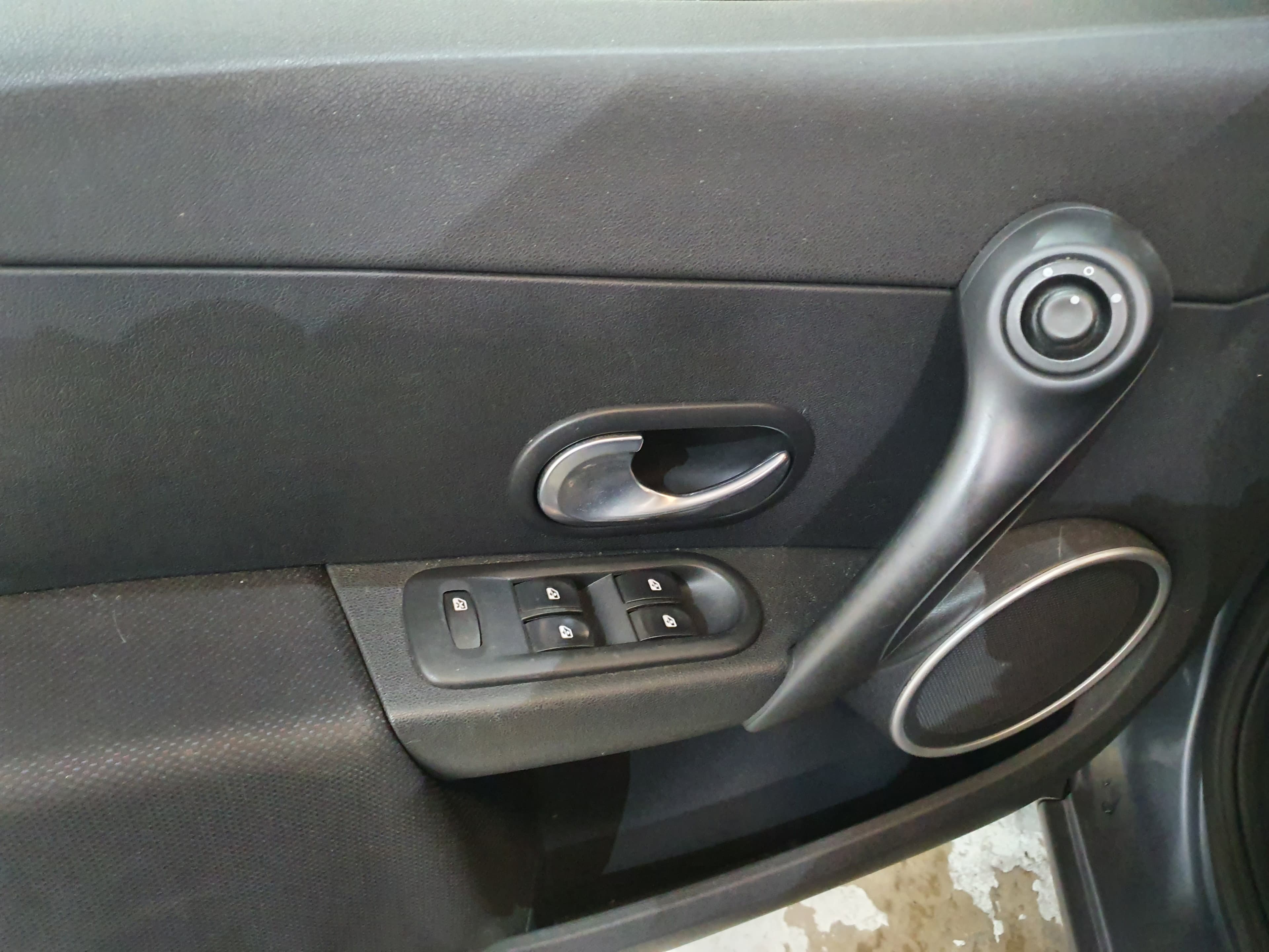 Renault Clio · Ano 2006 — imagen 23
