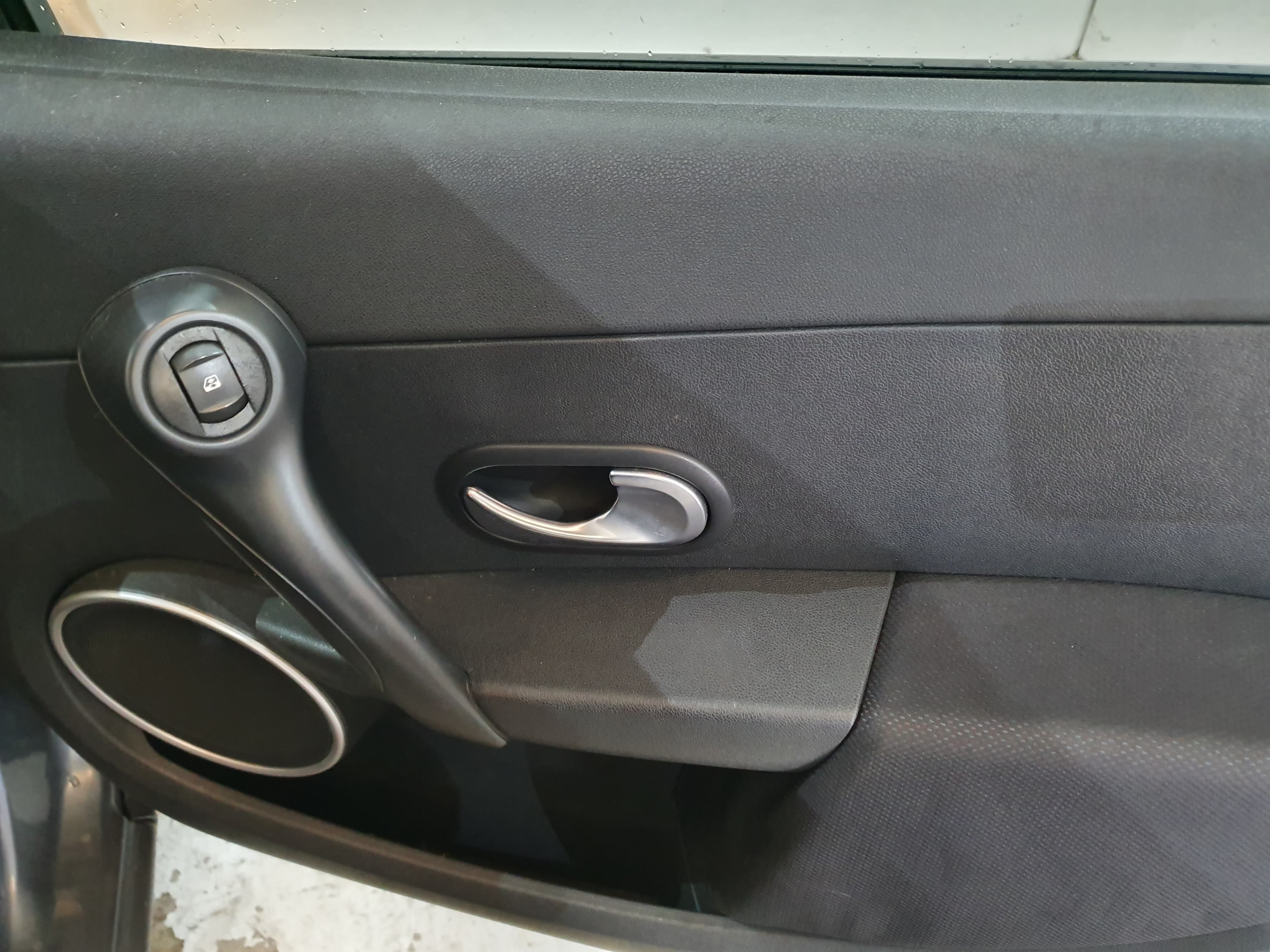 Renault Clio · Ano 2006 — imagen 28