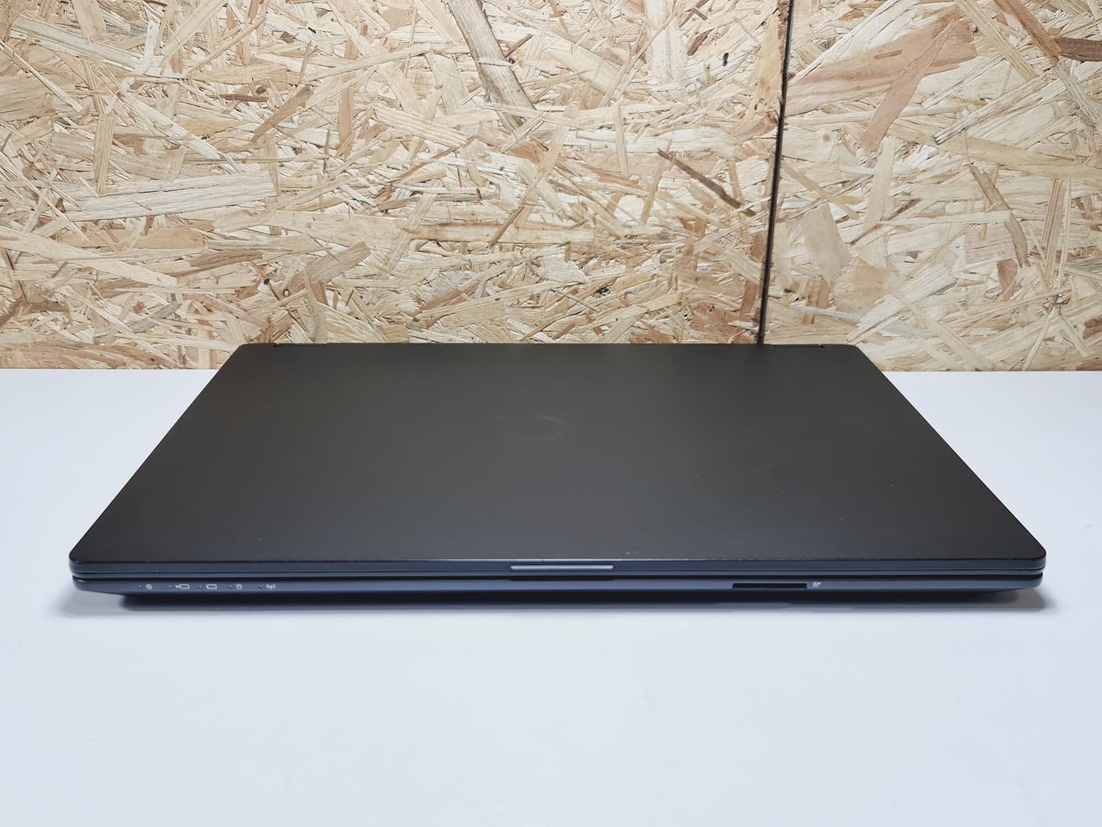 Portátil Fujitsu LifeBook U747 — image 5