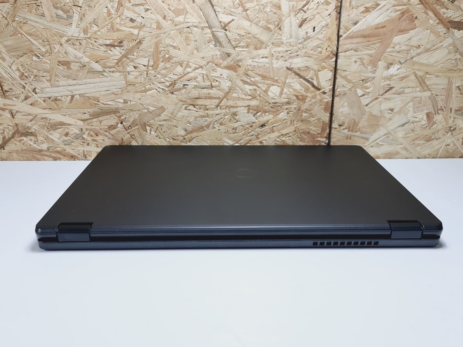 Portátil Fujitsu LifeBook U747 — image 2
