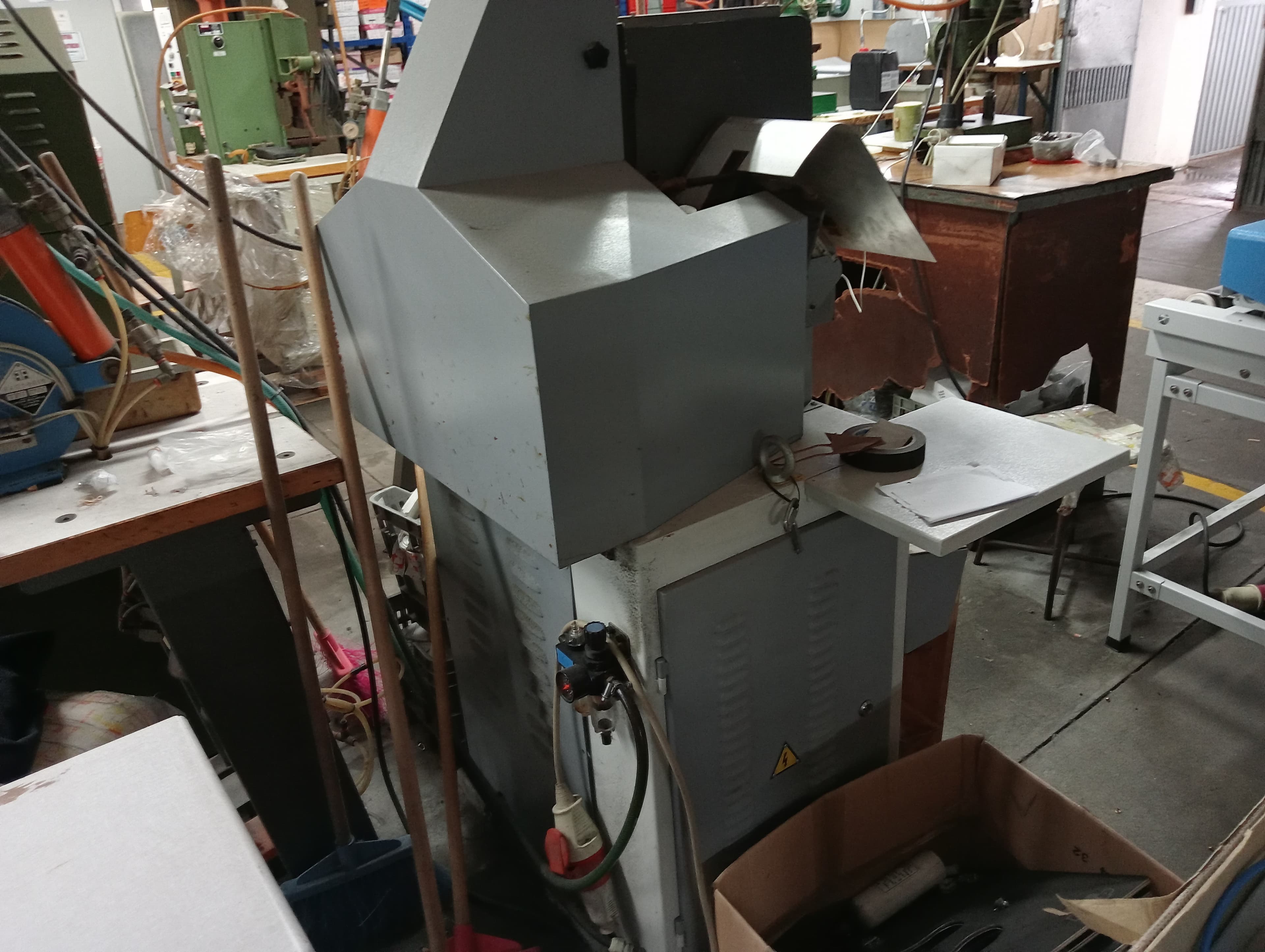 Máquina de Ilhoses · Máquina de Vergar Gáspeas — imagem 4