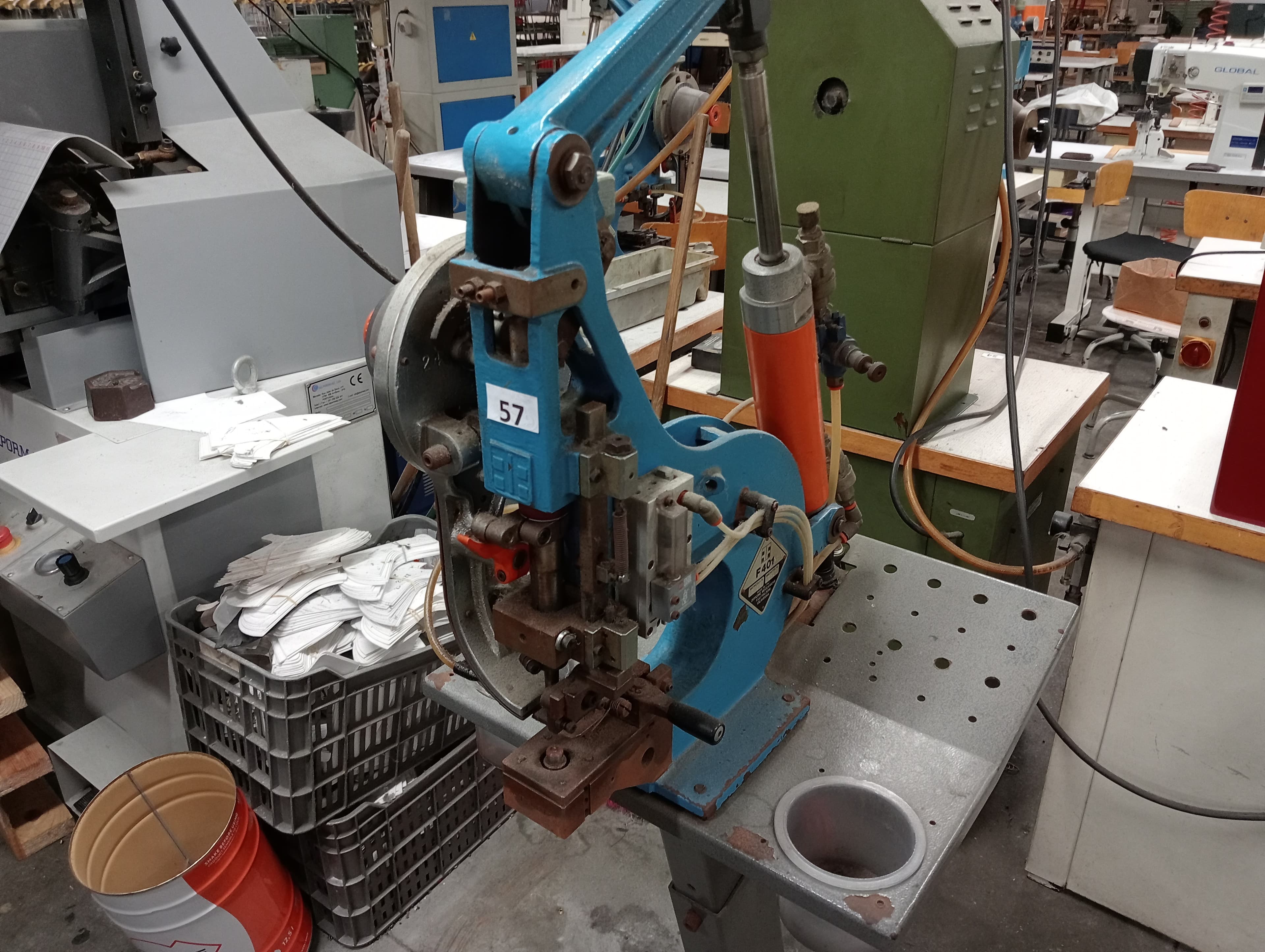 Máquina de Ilhoses · Máquina de Vergar Gáspeas — imagem 7