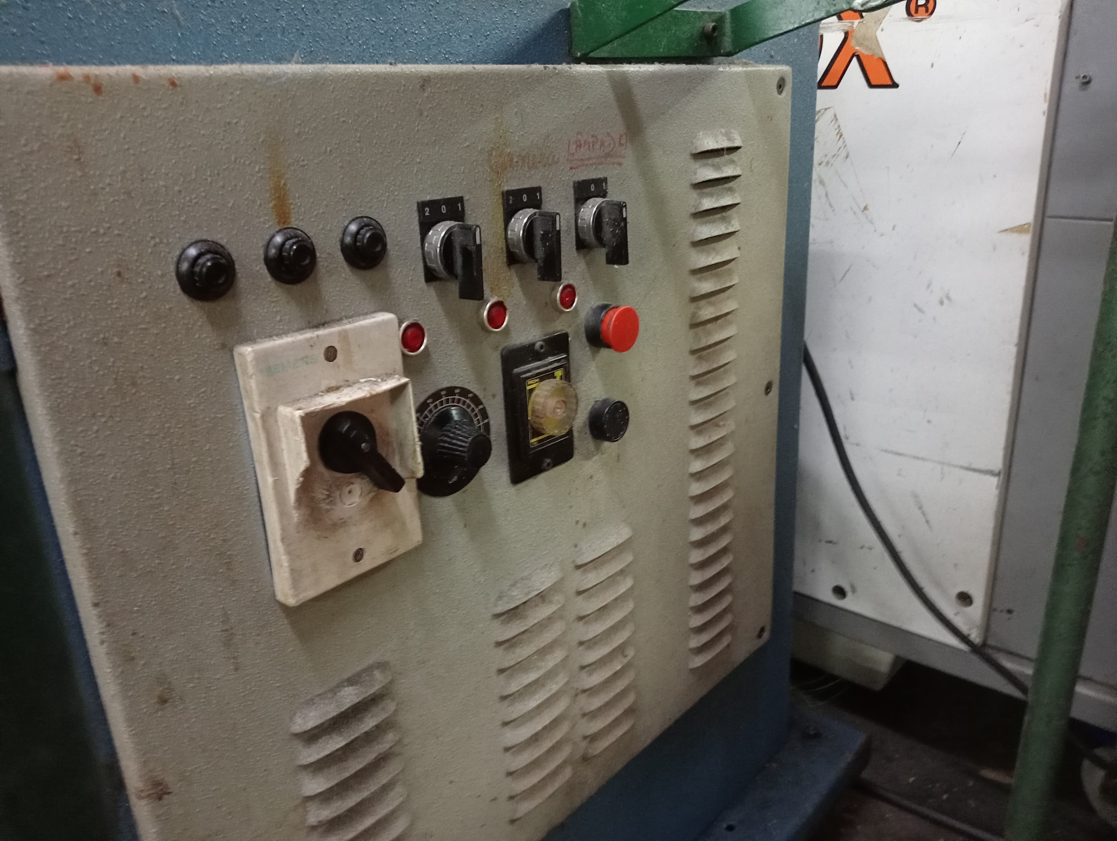 Forno a Frio · Máquina de coser solas — imagem 9