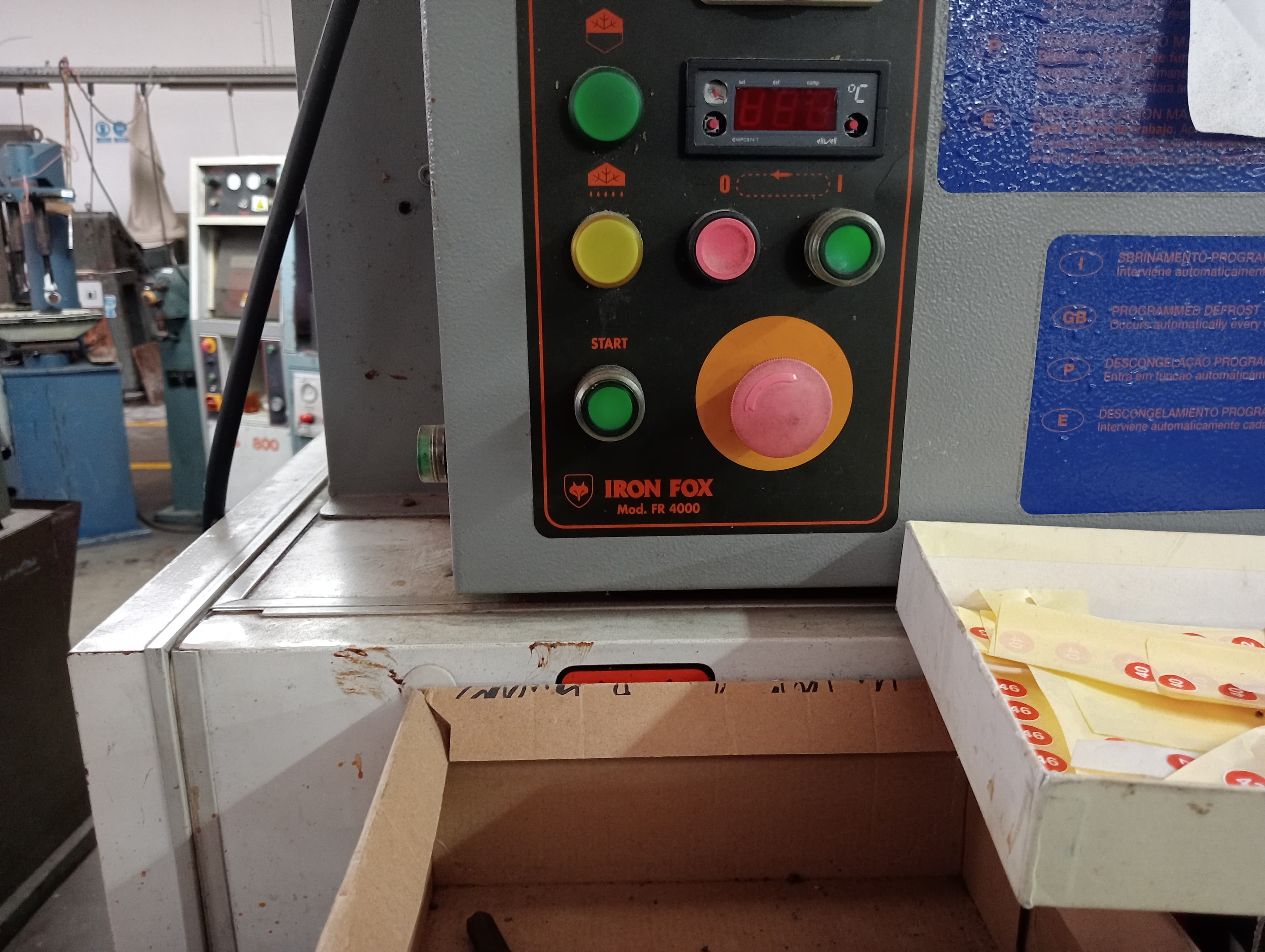 Forno a Frio · Máquina de coser solas — imagem 3
