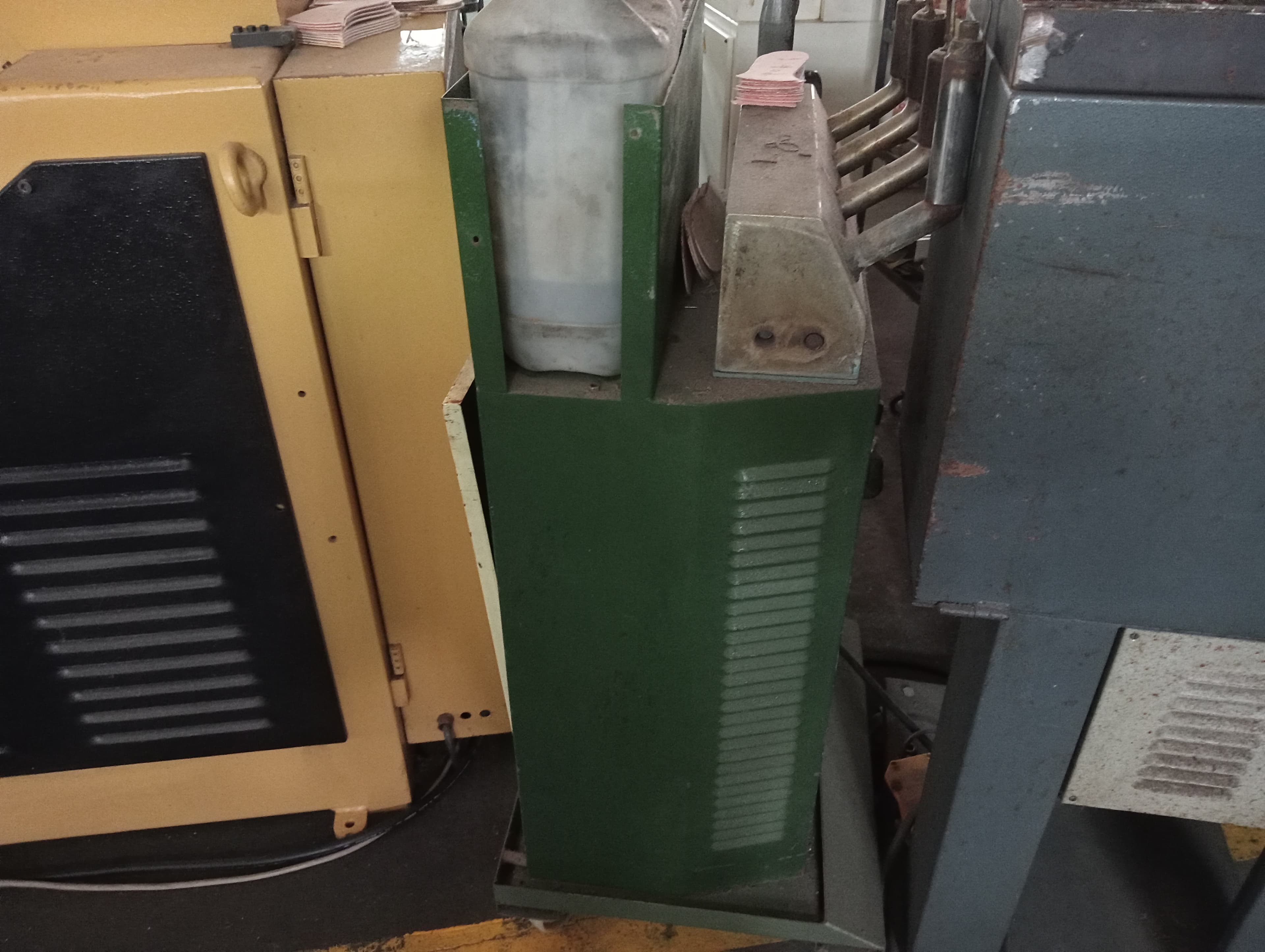 Máquinas para Tirar Formas · Máquina de Montar Bicos · Máquina de Aquecer Cortes · Reativador — imagen 13