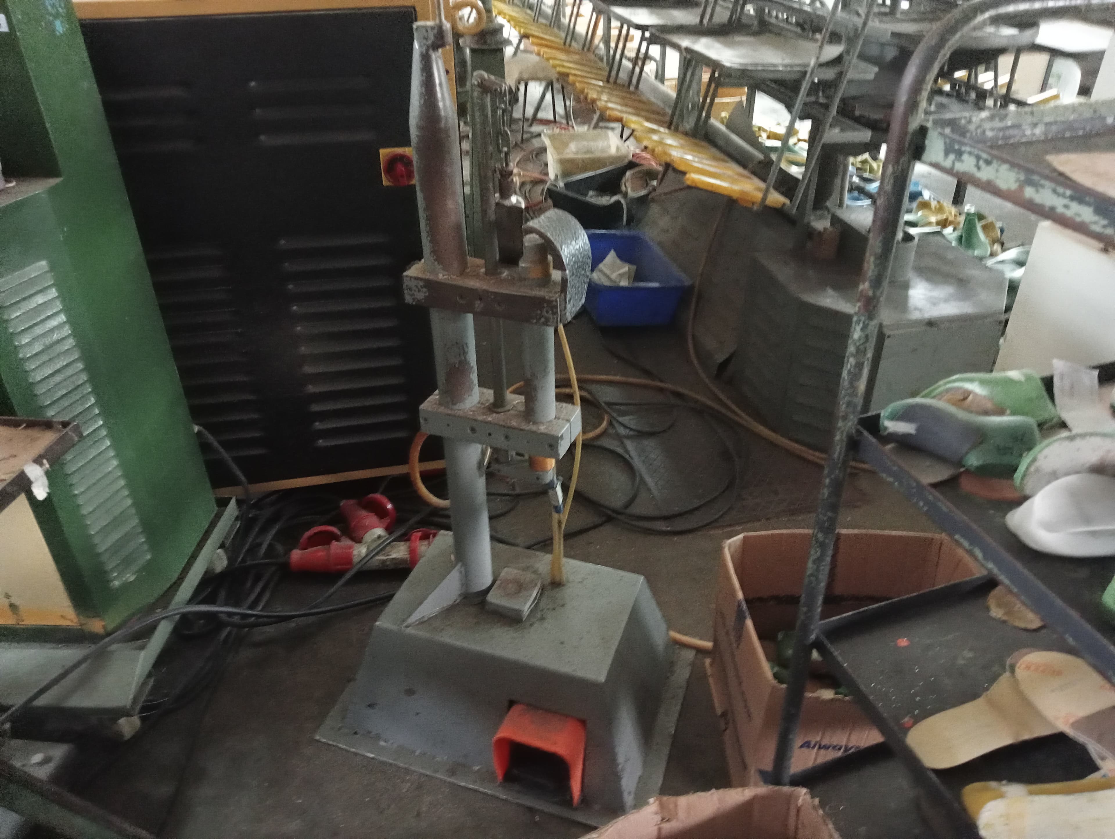 Máquinas para Tirar Formas · Máquina de Montar Bicos · Máquina de Aquecer Cortes · Reativador — imagen 10