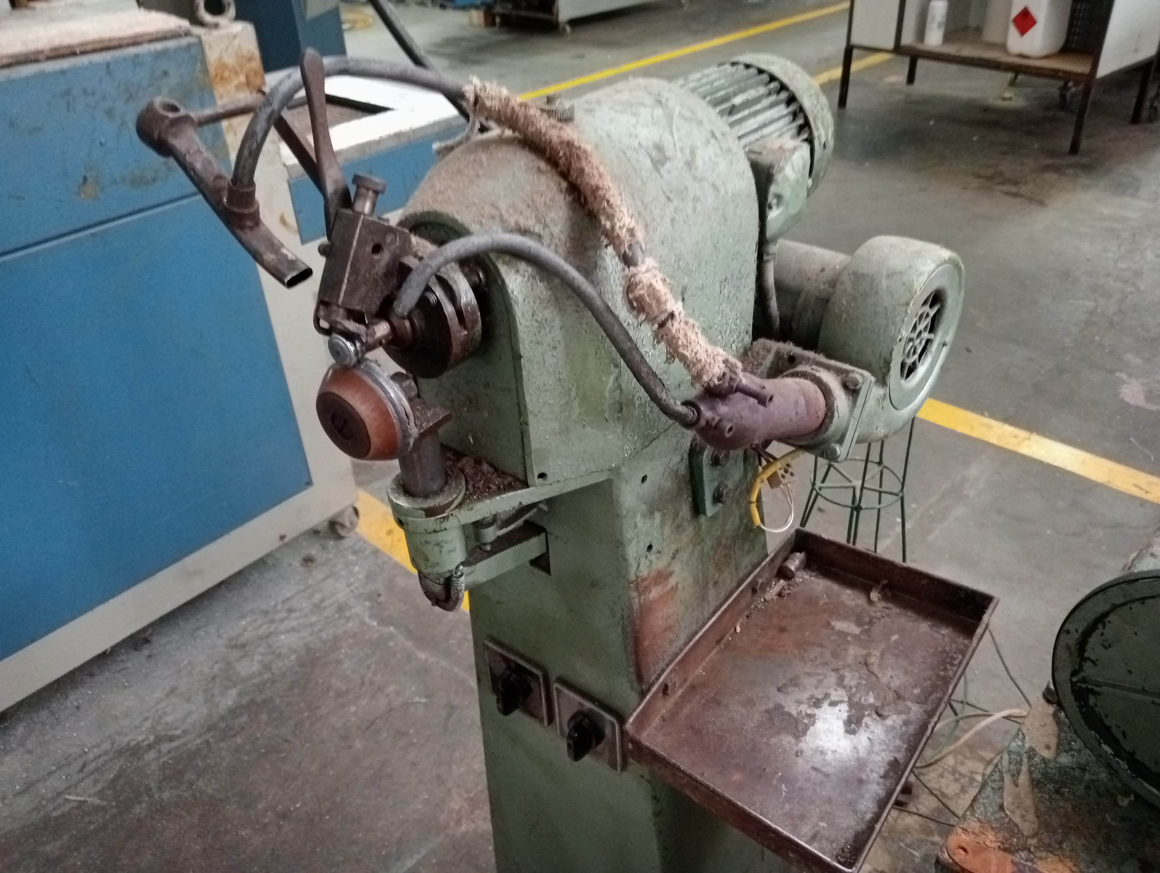 Material Informático · Equipamento de Escritório · Amostras de Calçado · Maquinaria — imagem 52