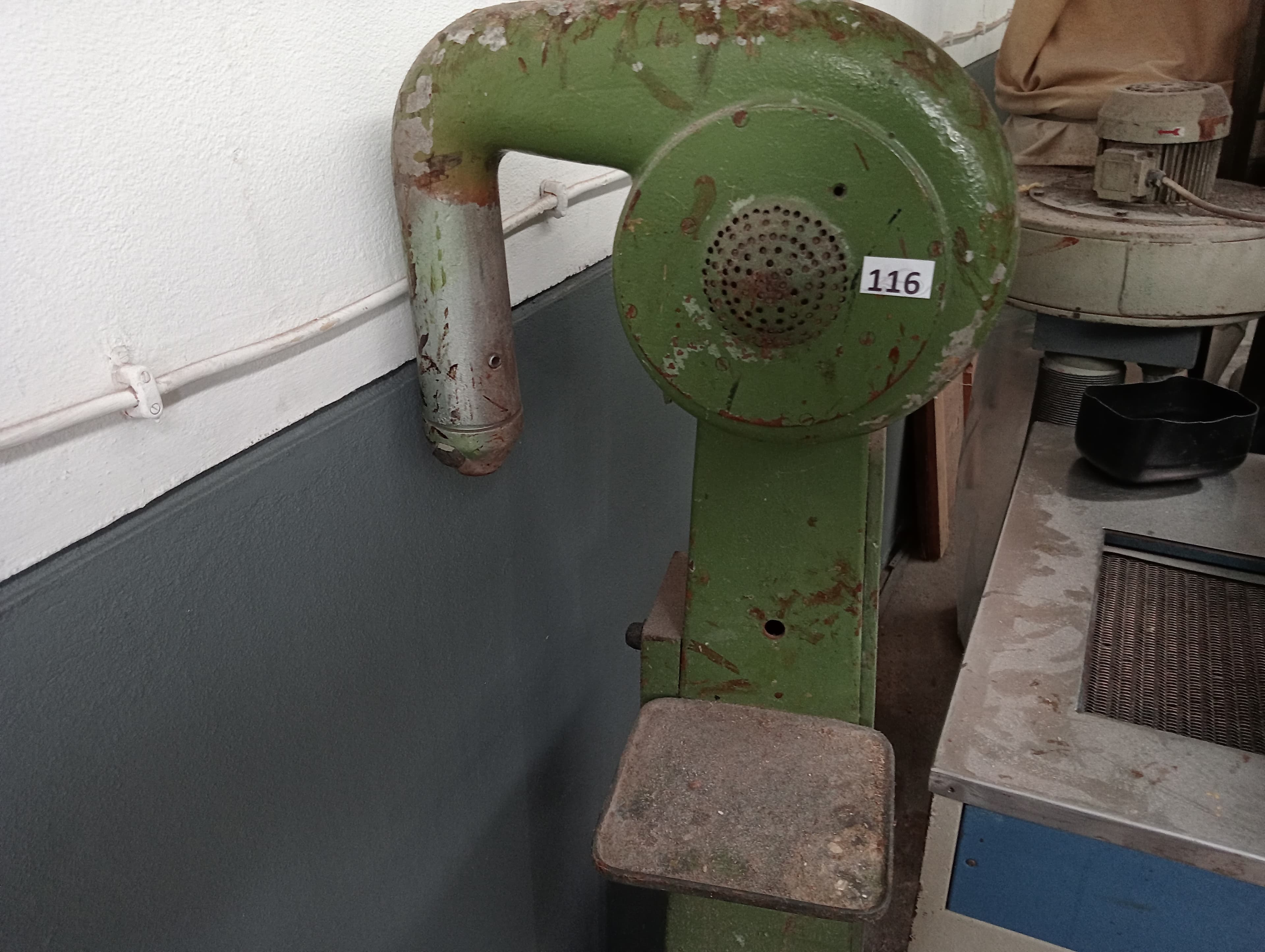 Material Informático · Equipamento de Escritório · Amostras de Calçado · Maquinaria — imagem 54