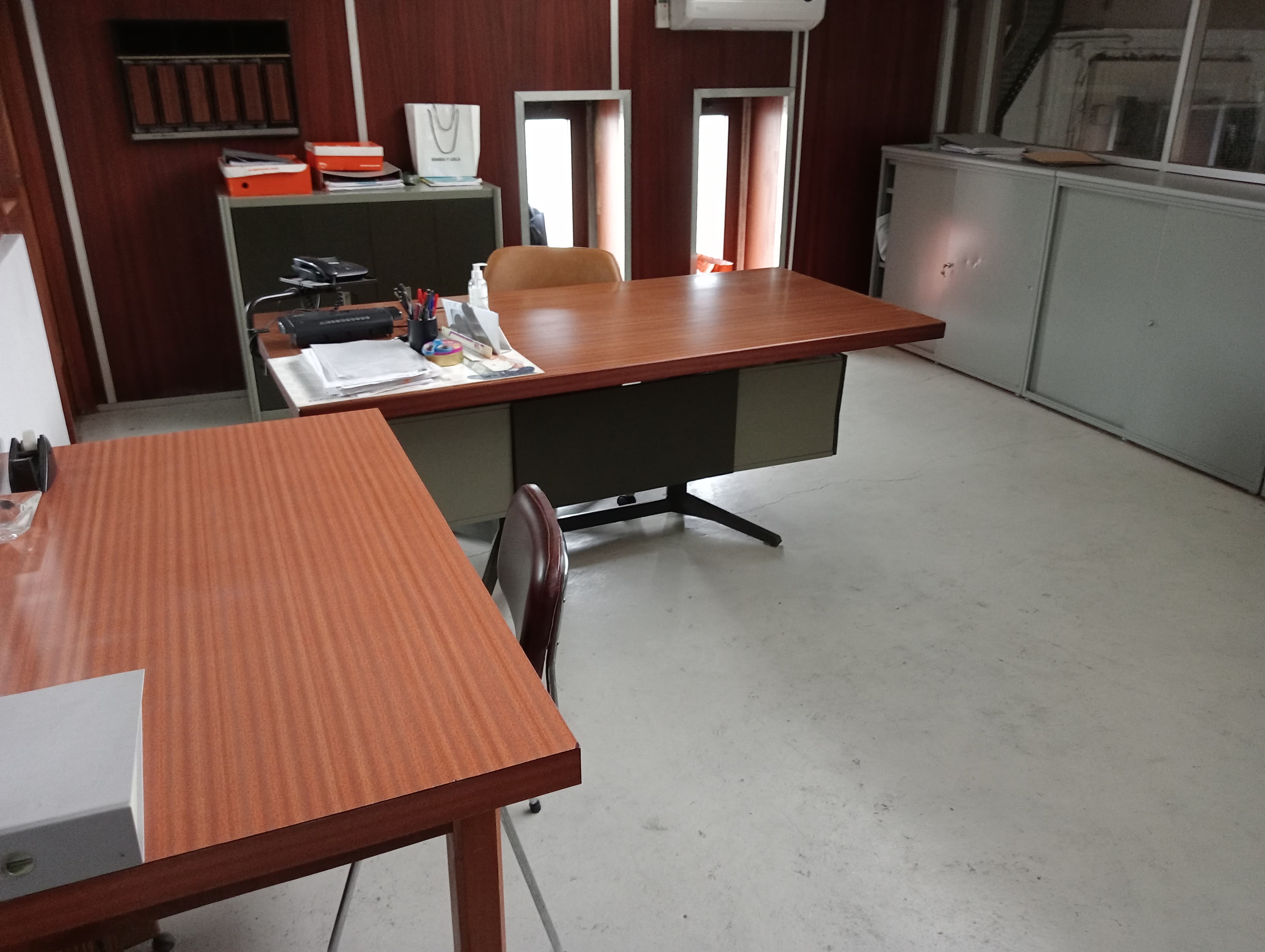 Material Informático · Equipamento de Escritório · Amostras de Calçado · Maquinaria — imagem 27