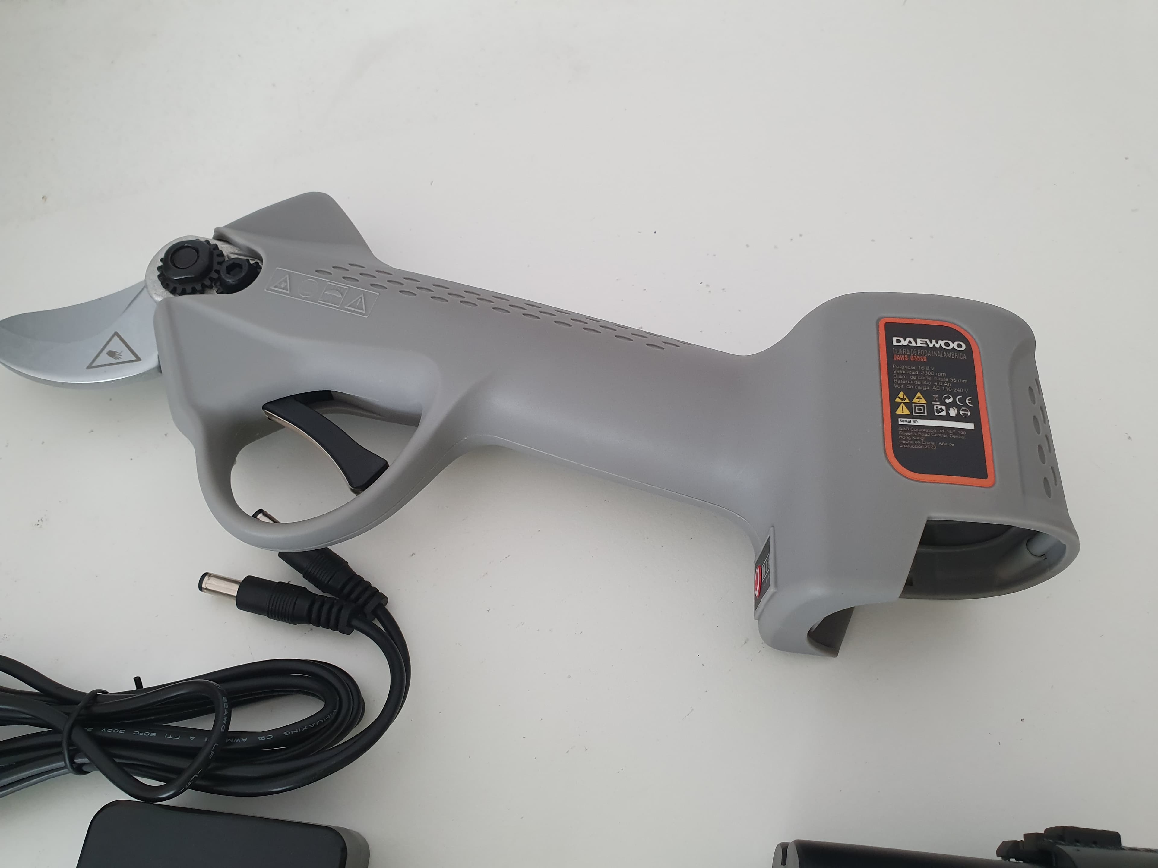 TESOURA A BATERIA DAEWOO — imagem 3