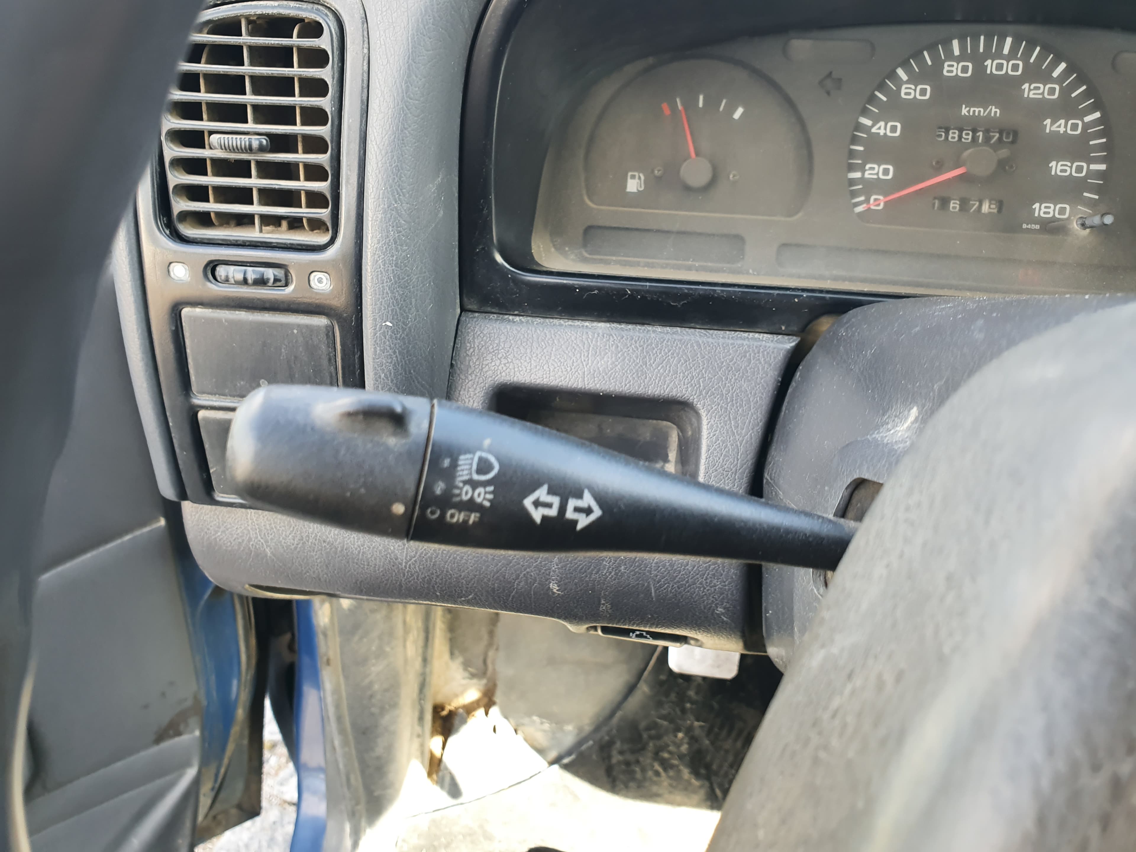 Nissan Pick Up · Ano 1998 — imagen 37