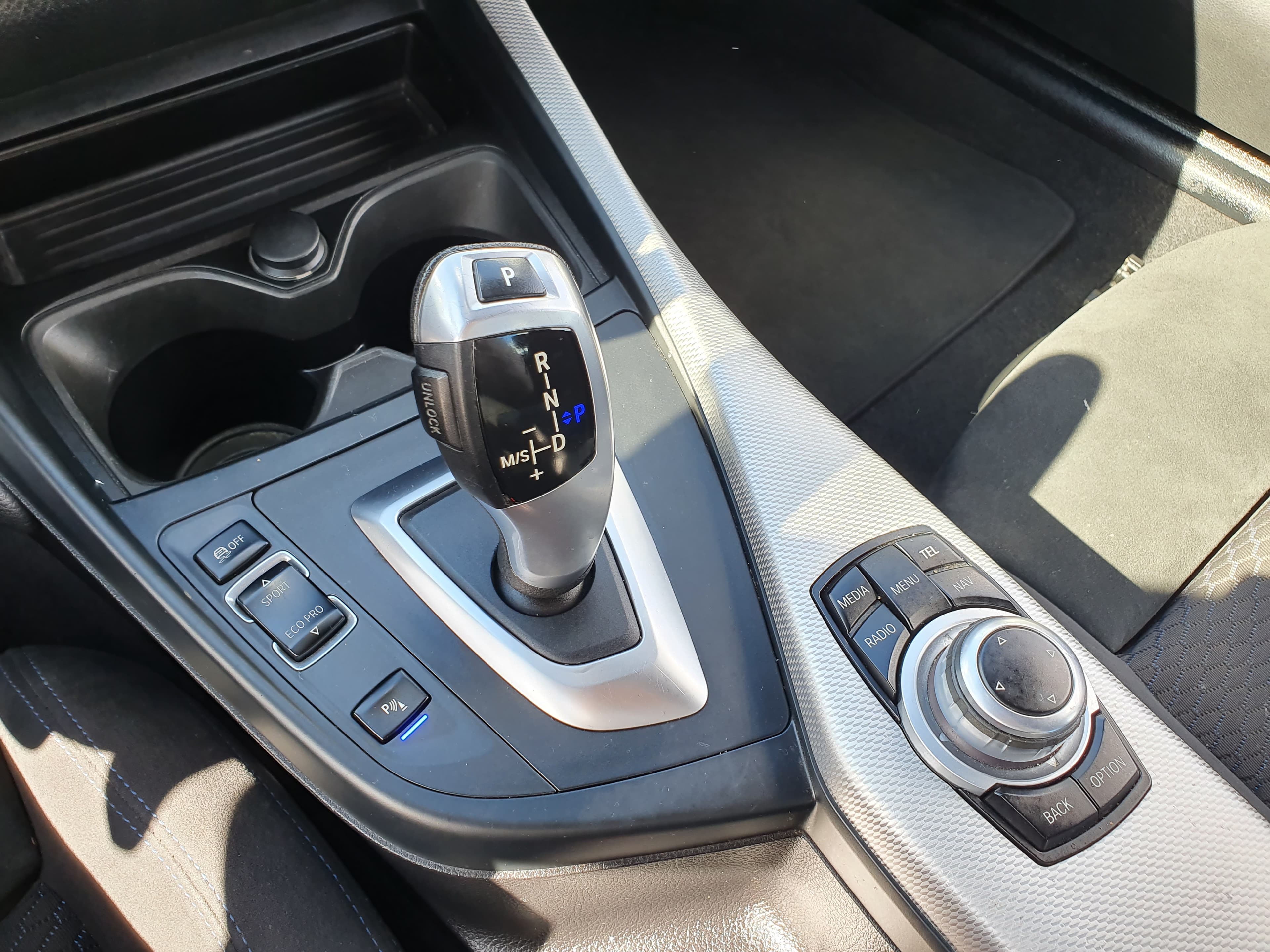 BMW 218D · Ano 2014 — image 34